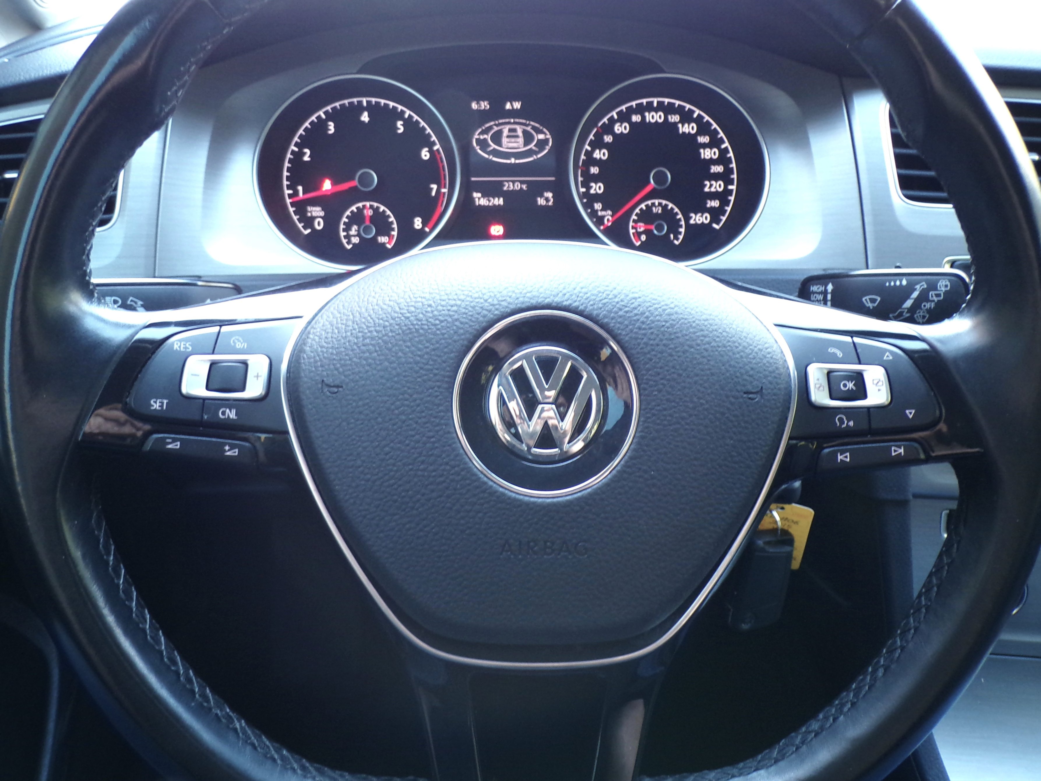 /autogallery/2015-Volkswagen-Golf-6910715400327752.jpg