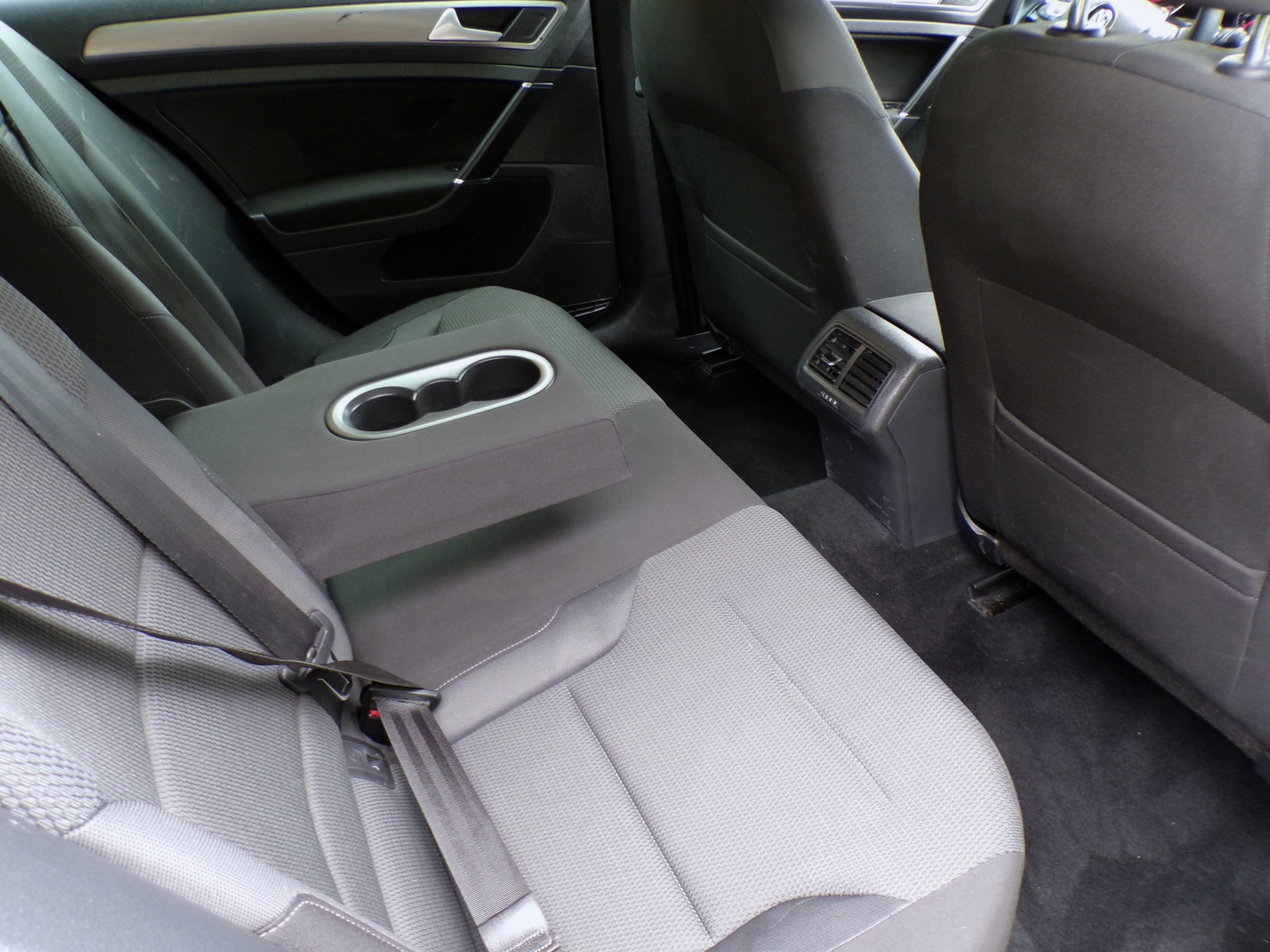 /autogallery/2015-Volkswagen-Golf-8019076542578707.jpg