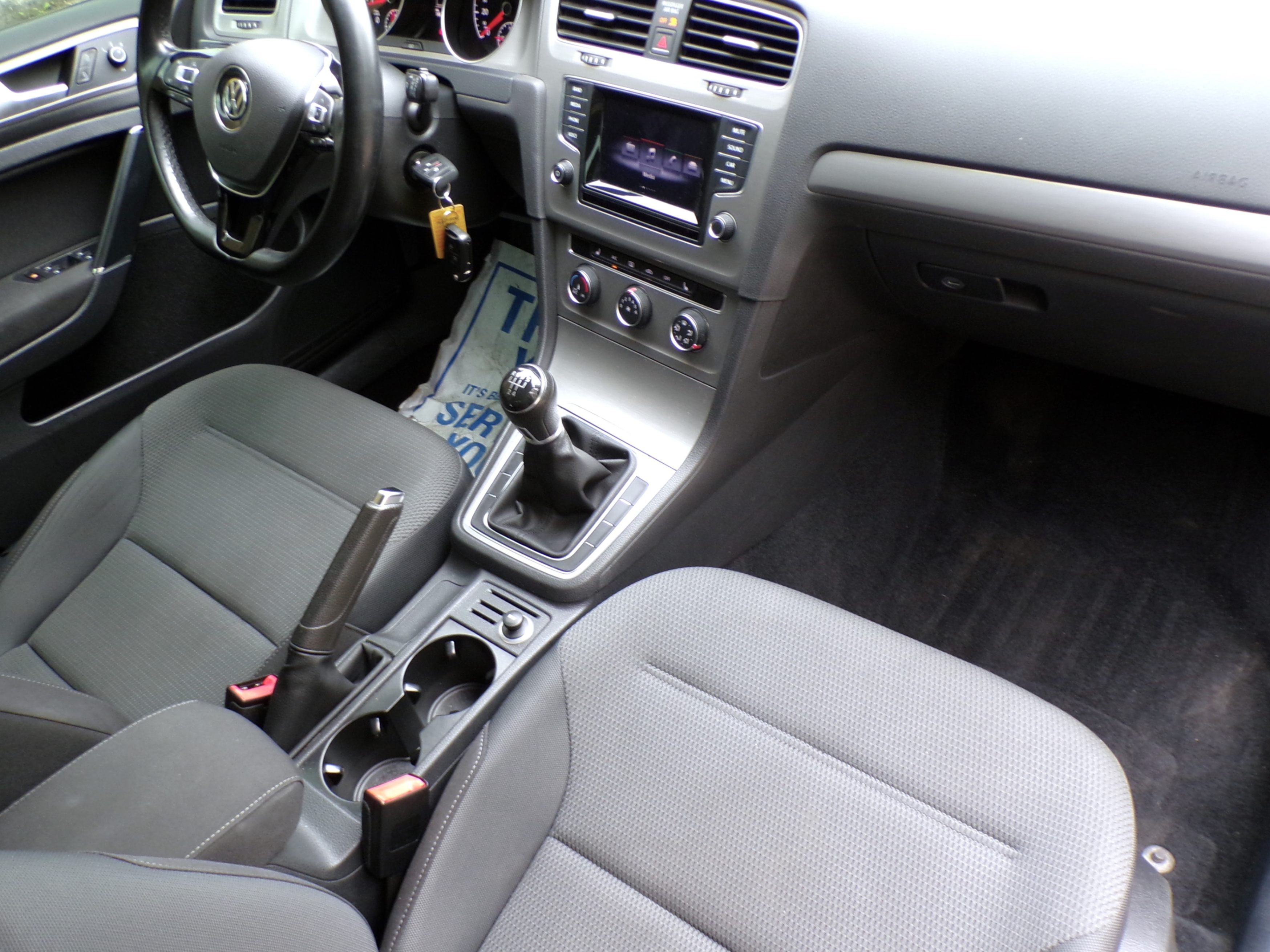 /autogallery/2015-Volkswagen-Golf-8211465046460737.jpg