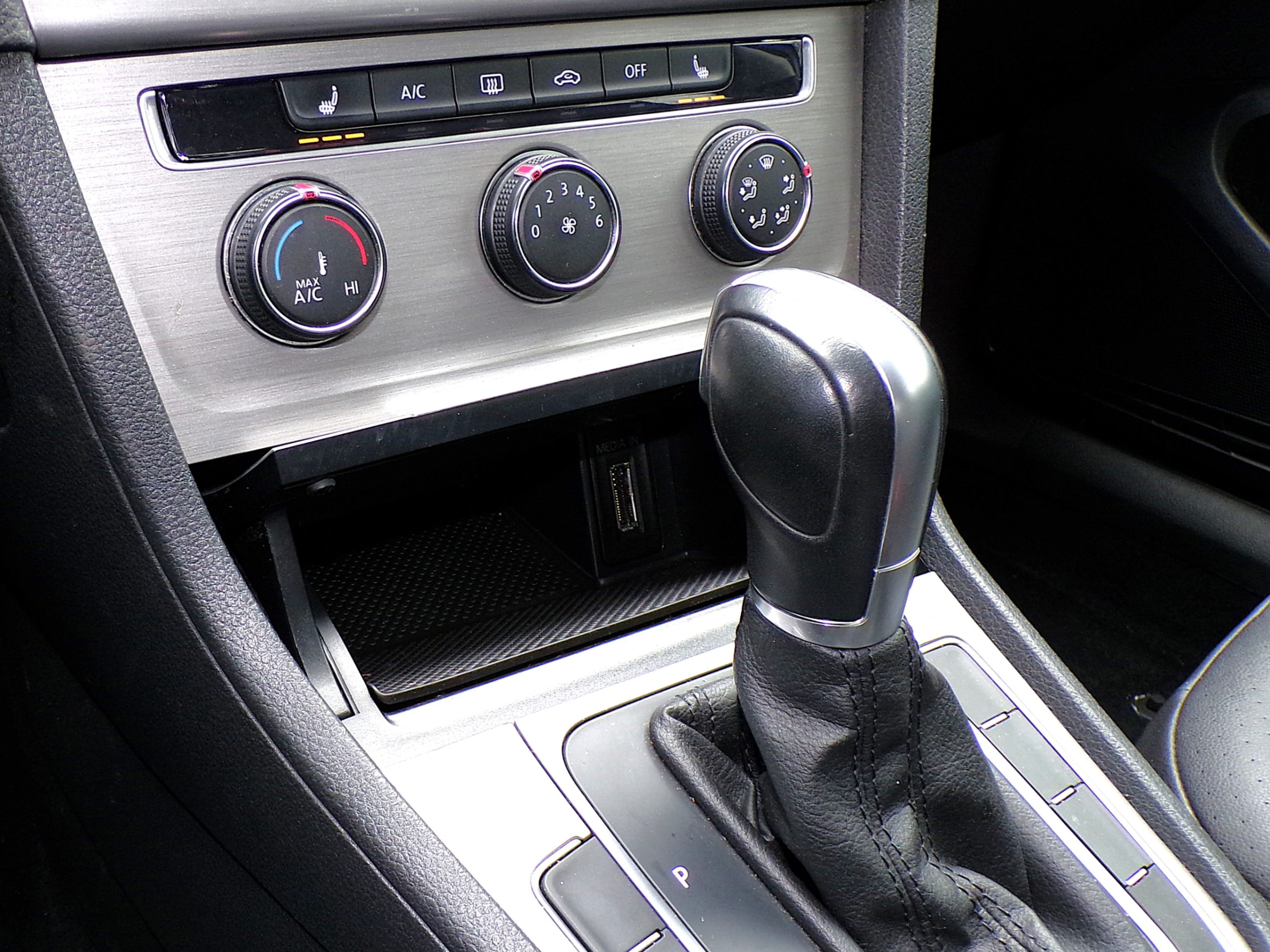 /autogallery/2015-Volkswagen-Golf-9041253965095604.jpg