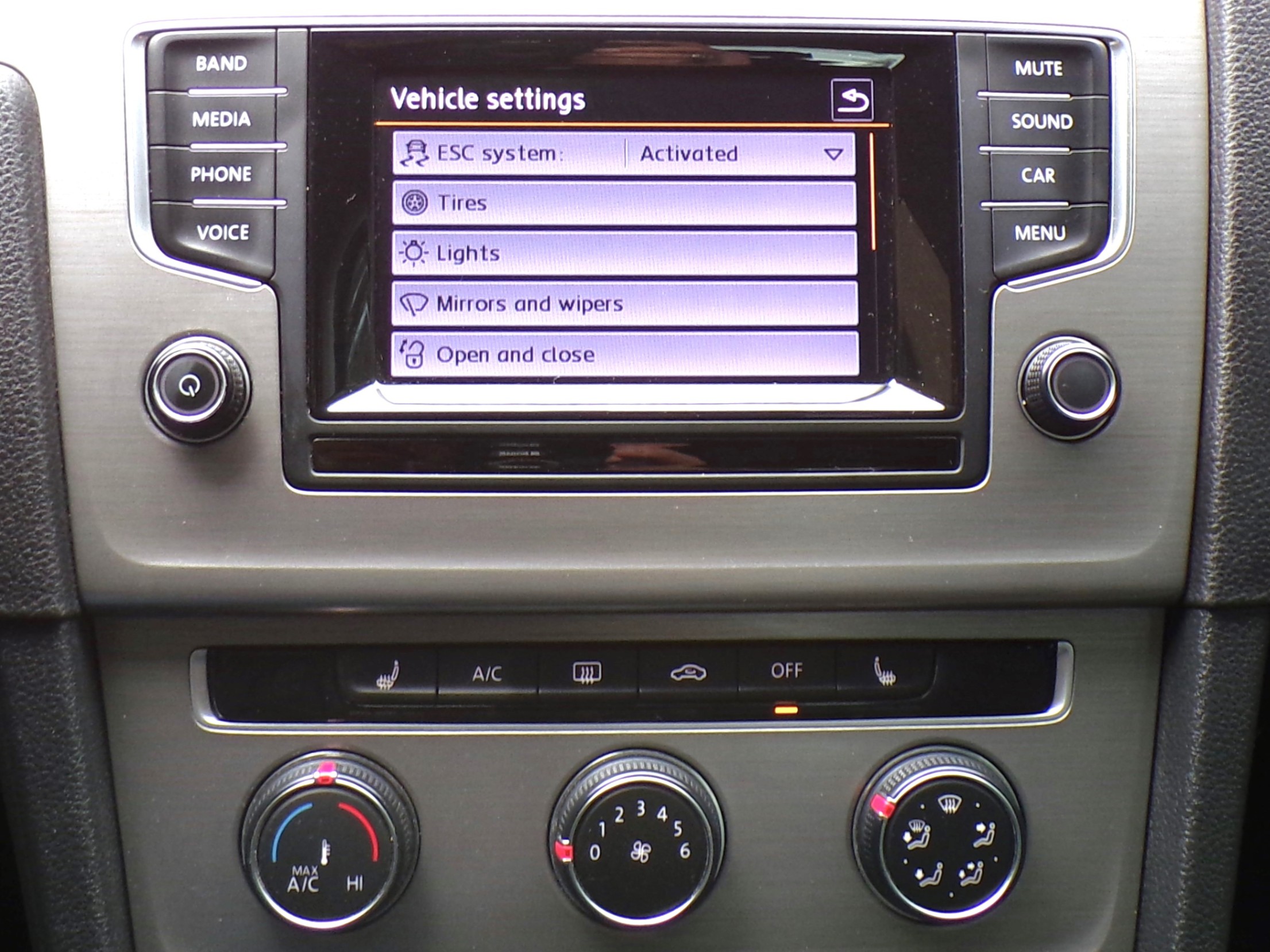 /autogallery/2015-Volkswagen-Golf-960246465452393.jpg