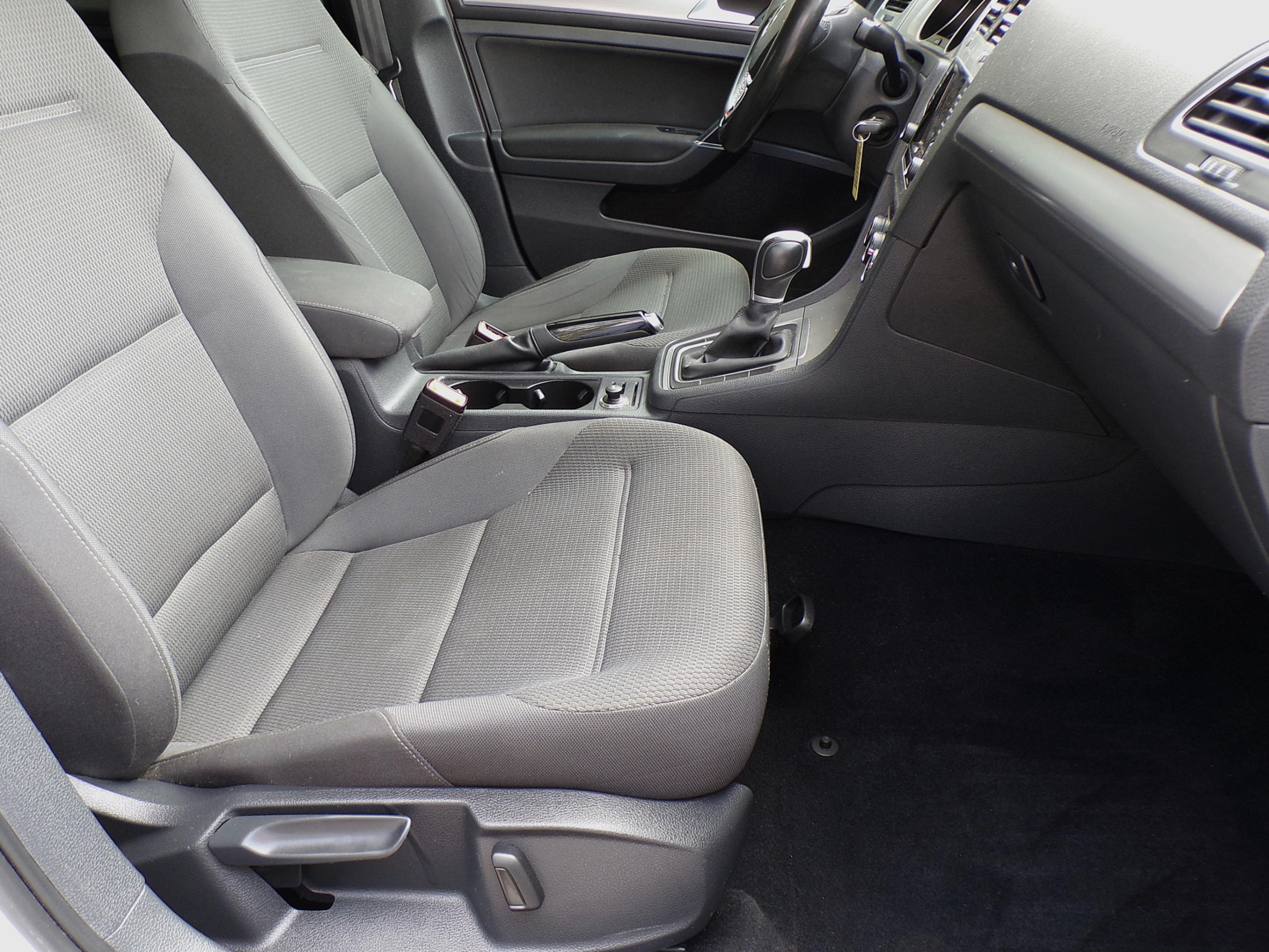 /autogallery/2015-Volkswagen-GolfSportwagon-11157179332583933.jpg