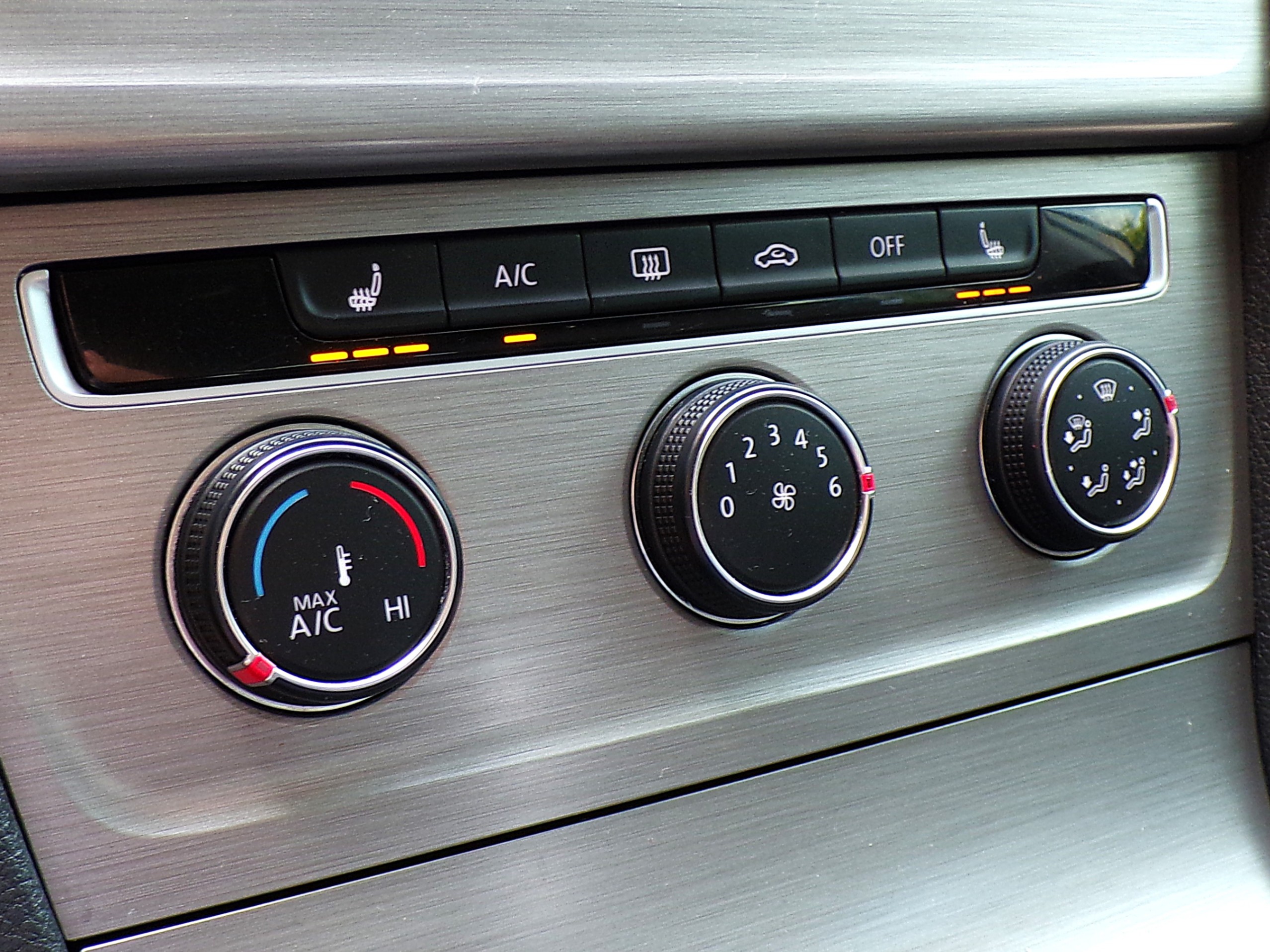 /autogallery/2015-Volkswagen-GolfSportwagon-46425917114762494.jpg