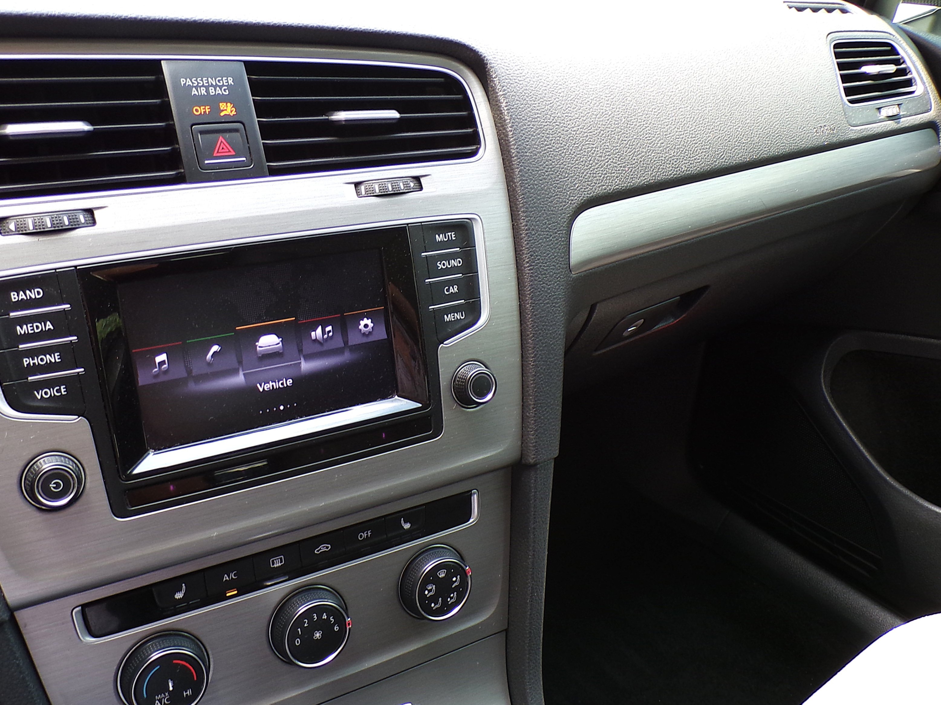 /autogallery/2015-Volkswagen-GolfSportwagon-7060302690252729.jpg