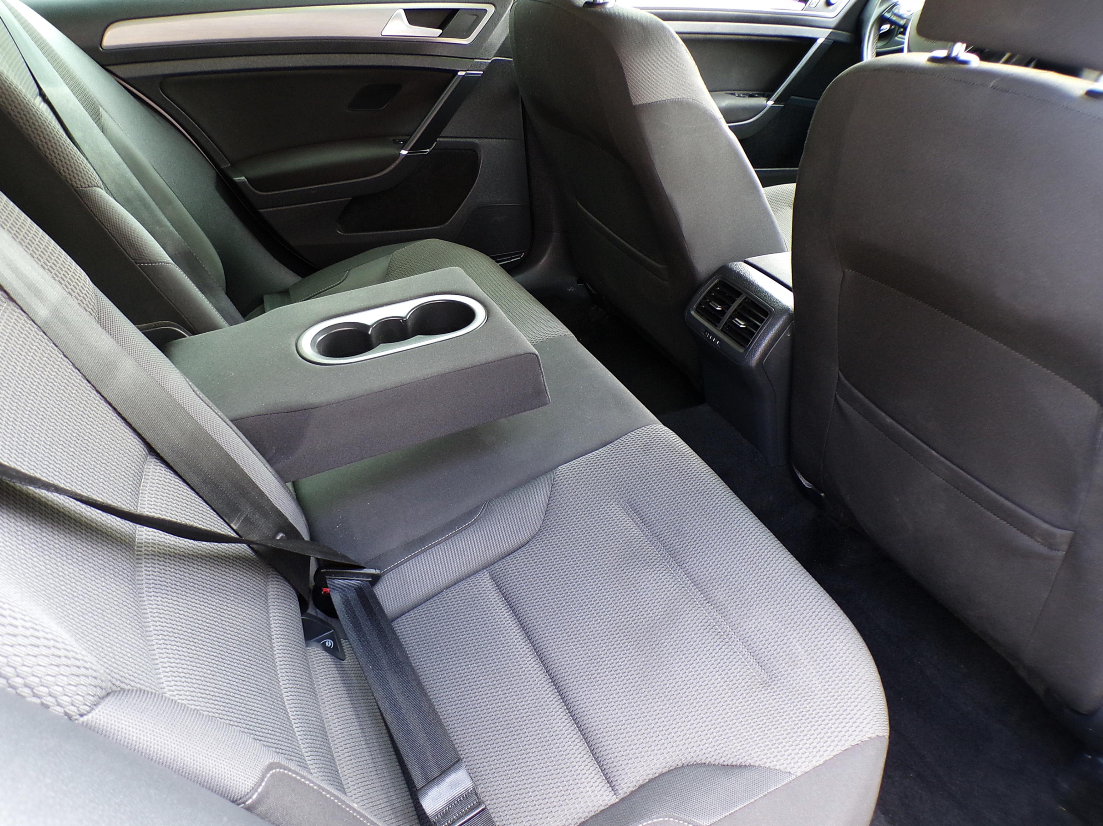 /autogallery/2015-Volkswagen-GolfSportwagon-9616748189055966.jpg
