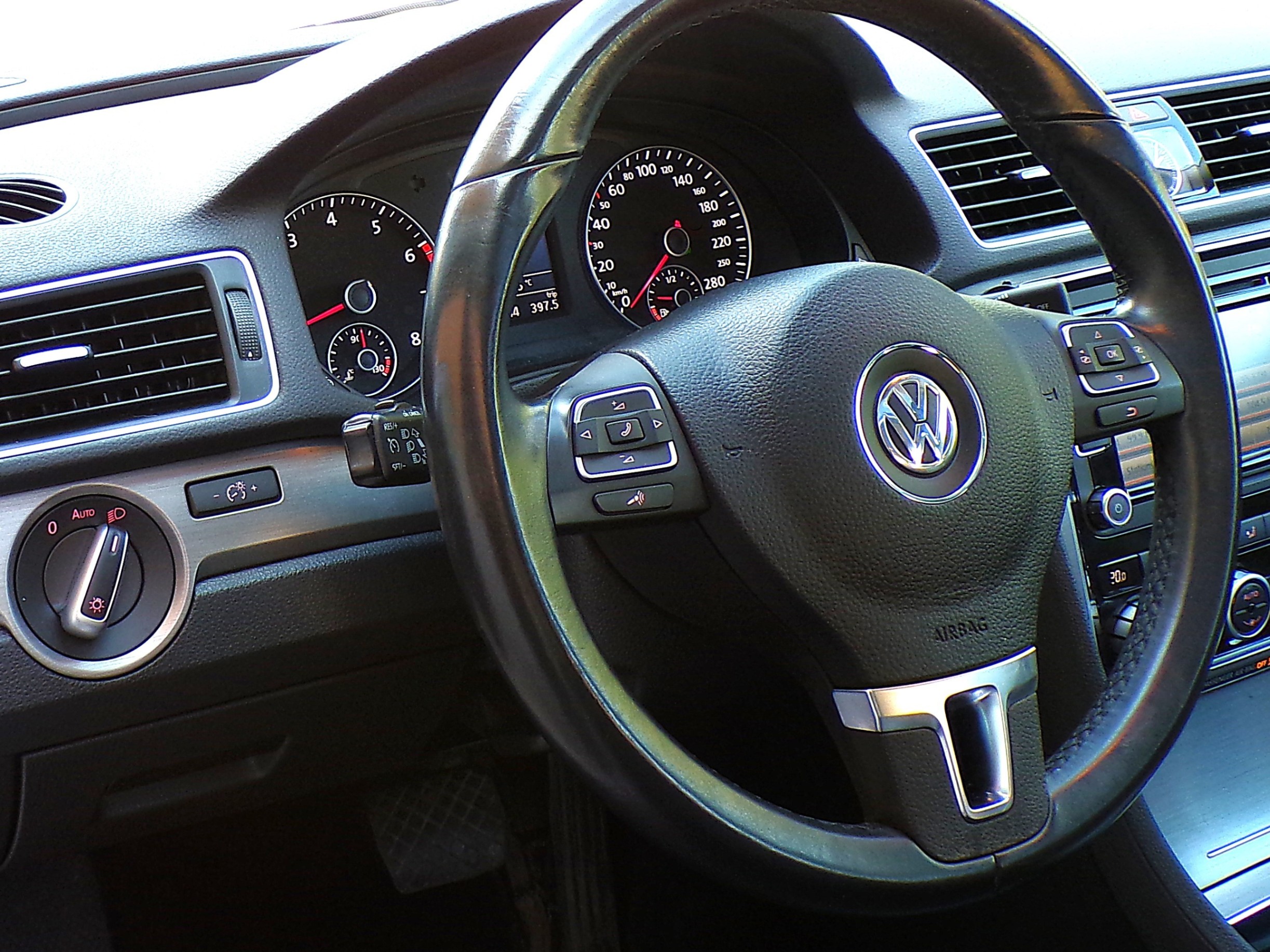 /autogallery/2015-Volkswagen-Passat-06486798338490529.jpg