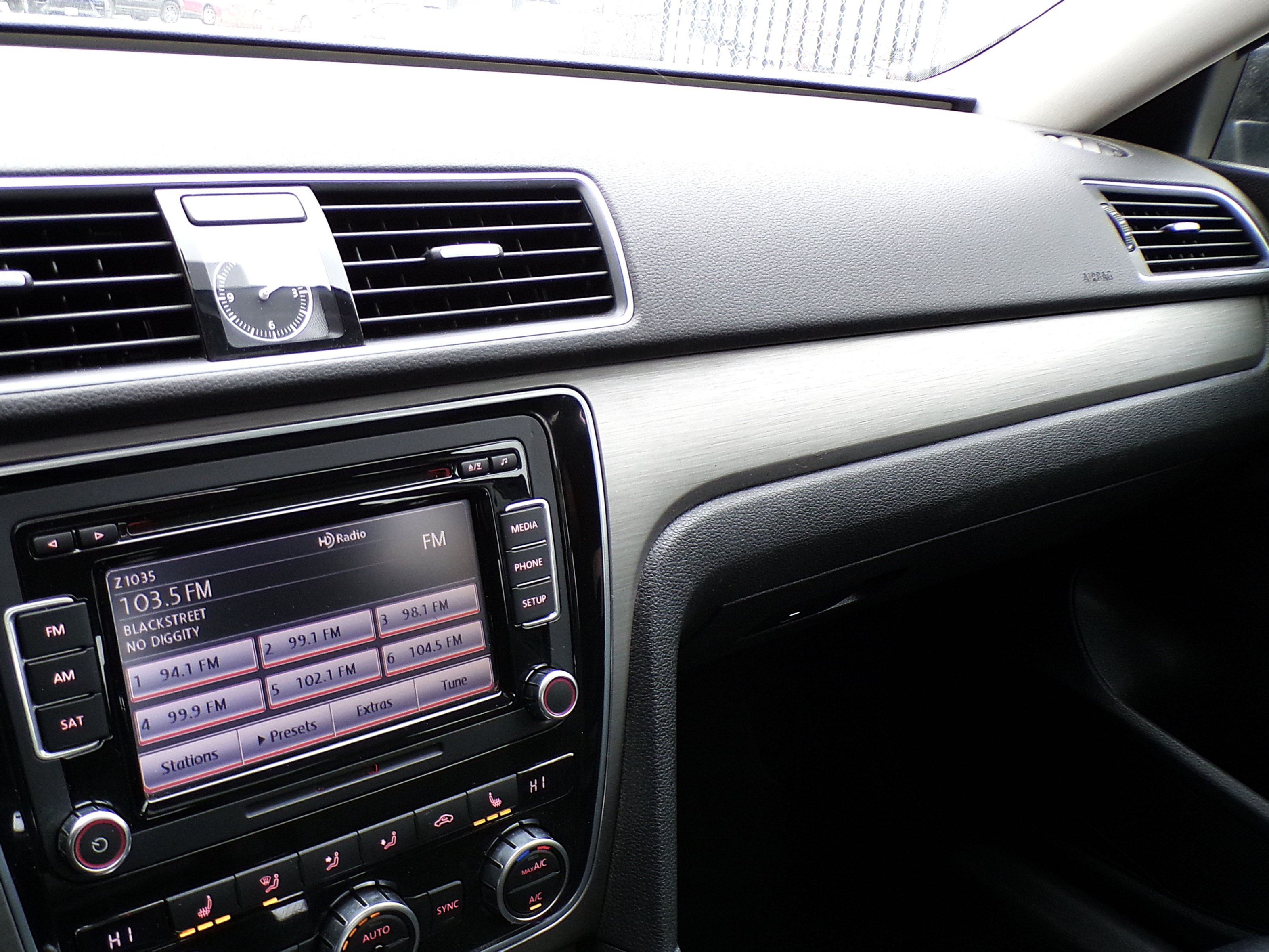 /autogallery/2015-Volkswagen-Passat-08560128031917502.jpg