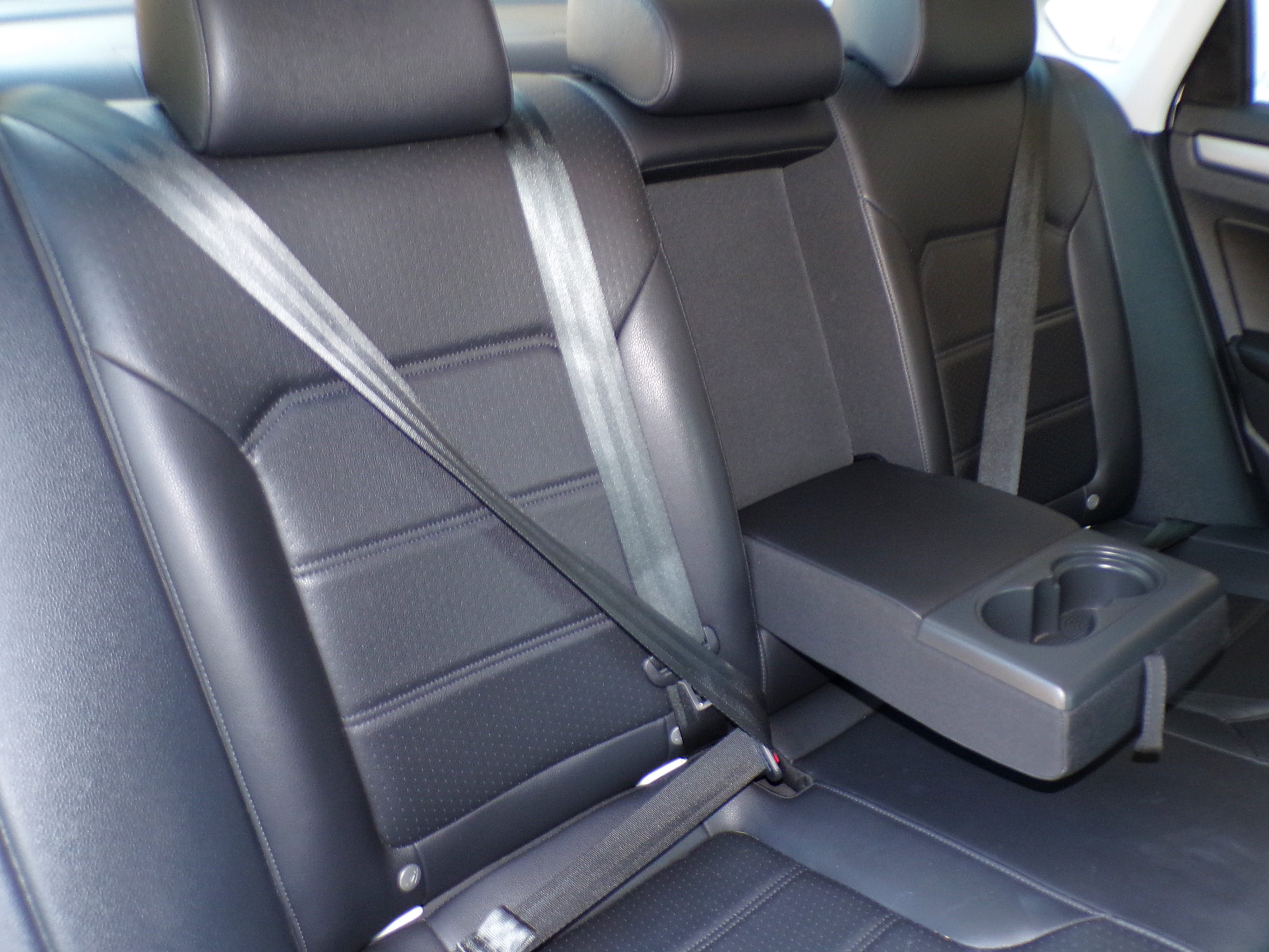 /autogallery/2015-Volkswagen-Passat-10632568037338097.jpg