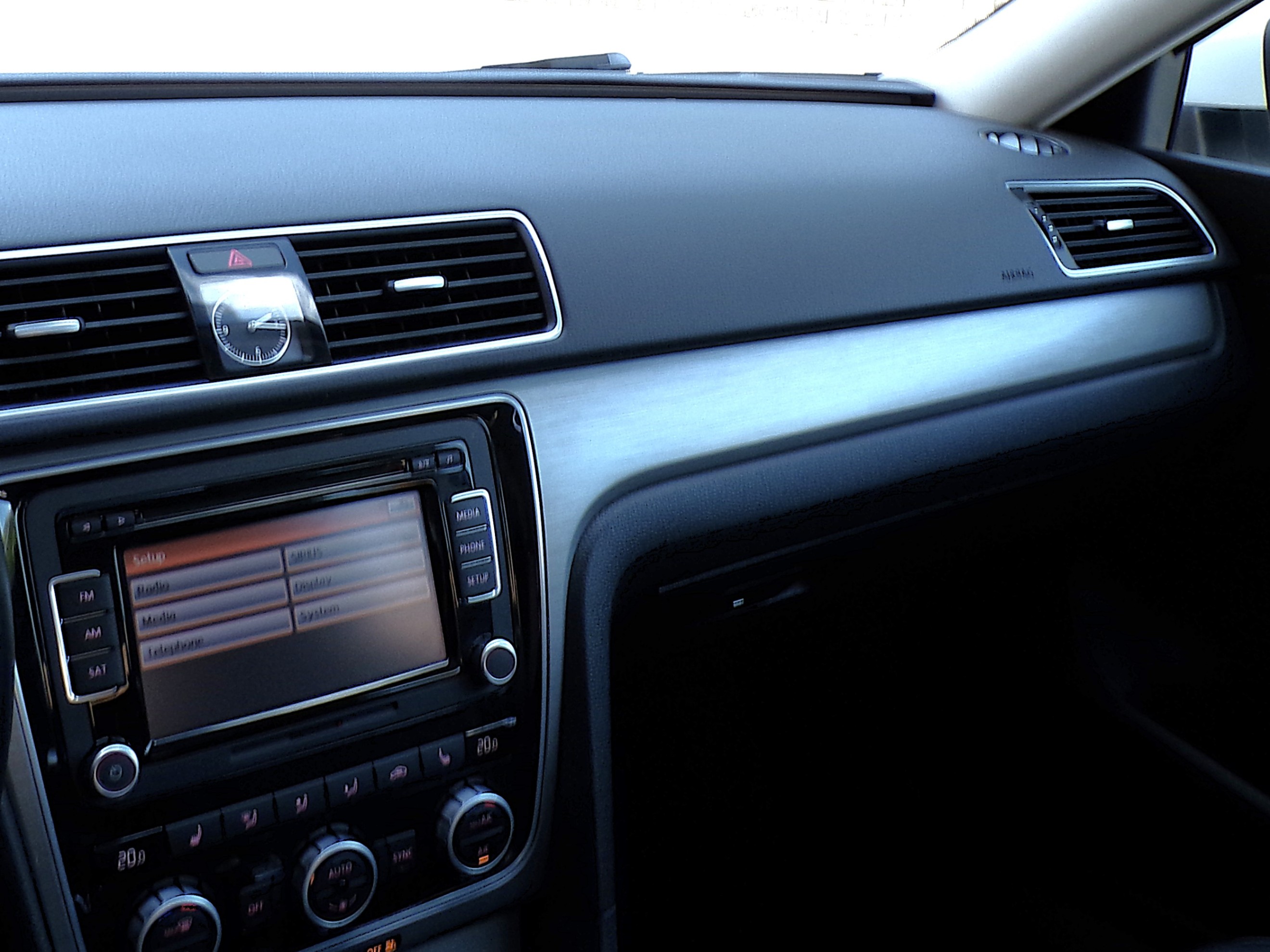 /autogallery/2015-Volkswagen-Passat-23985928768034182.jpg