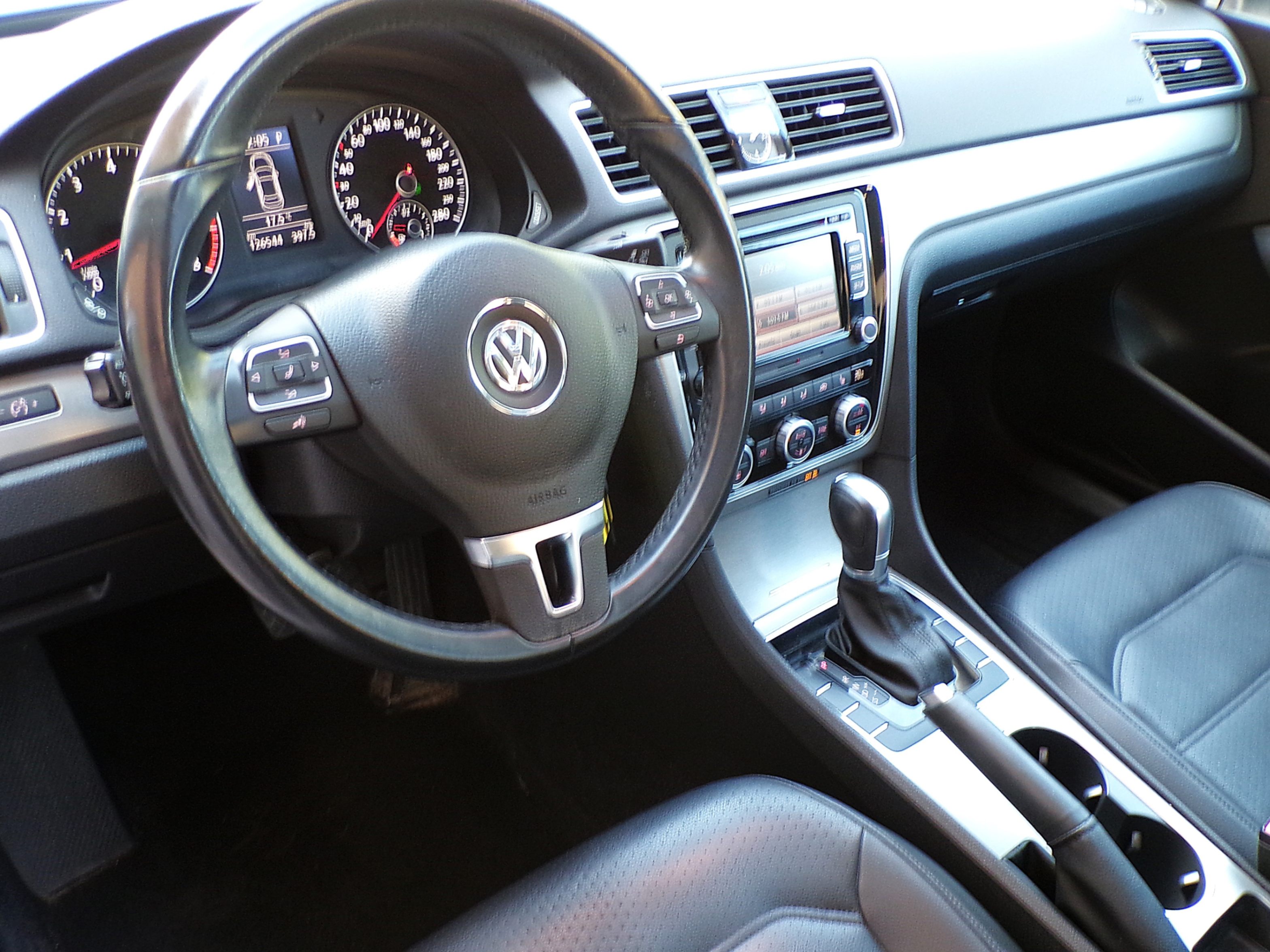 /autogallery/2015-Volkswagen-Passat-3570220279516314.jpg