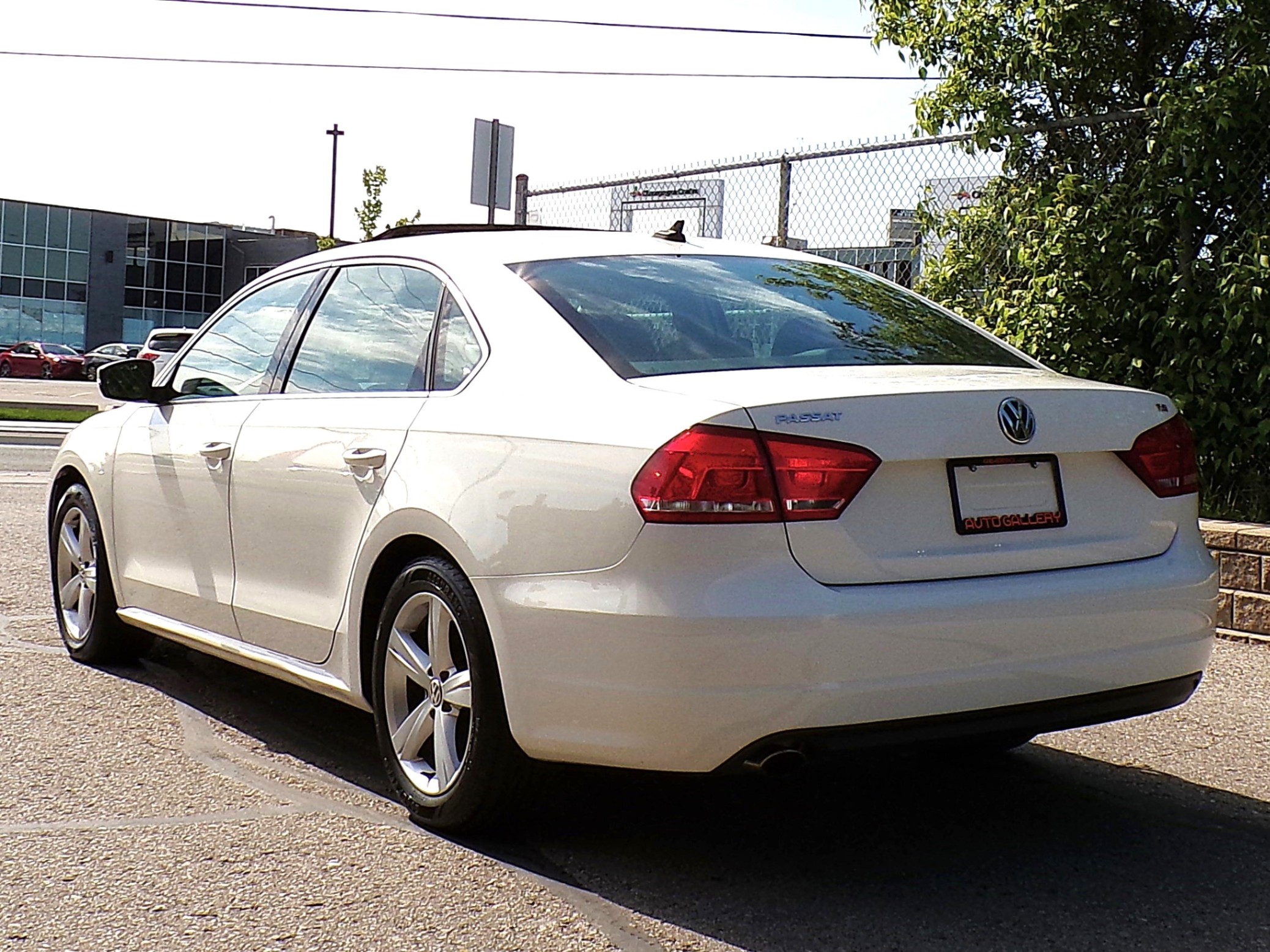 /autogallery/2015-Volkswagen-Passat-38433378588876943.jpg