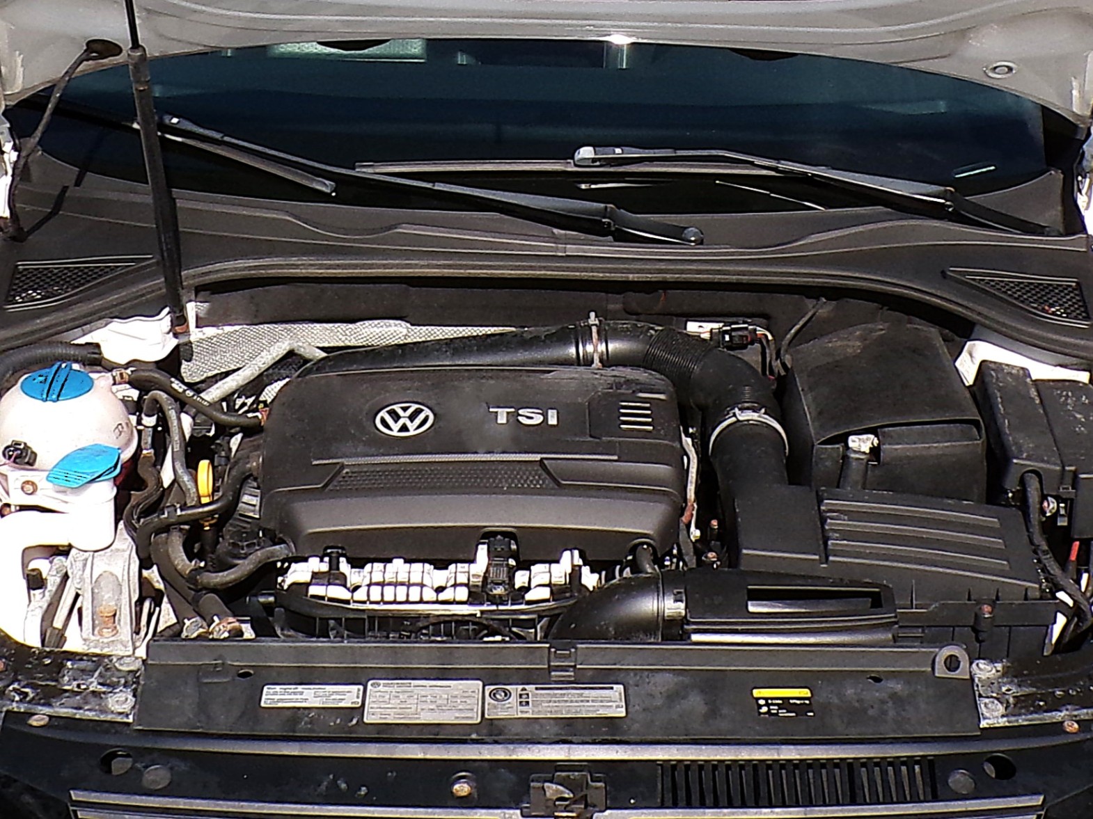/autogallery/2015-Volkswagen-Passat-4273938980975034.jpg