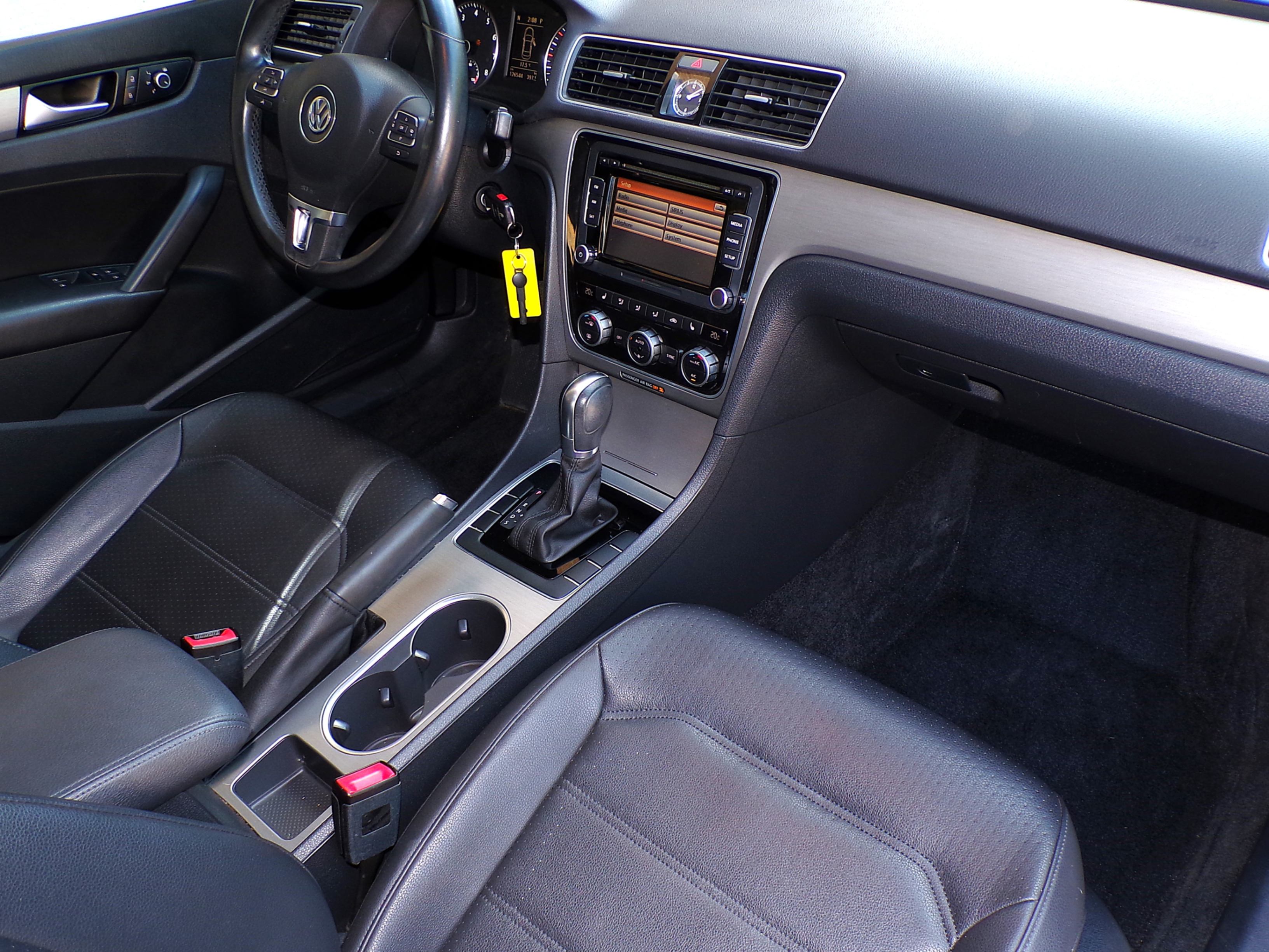 /autogallery/2015-Volkswagen-Passat-43356836415365474.jpg