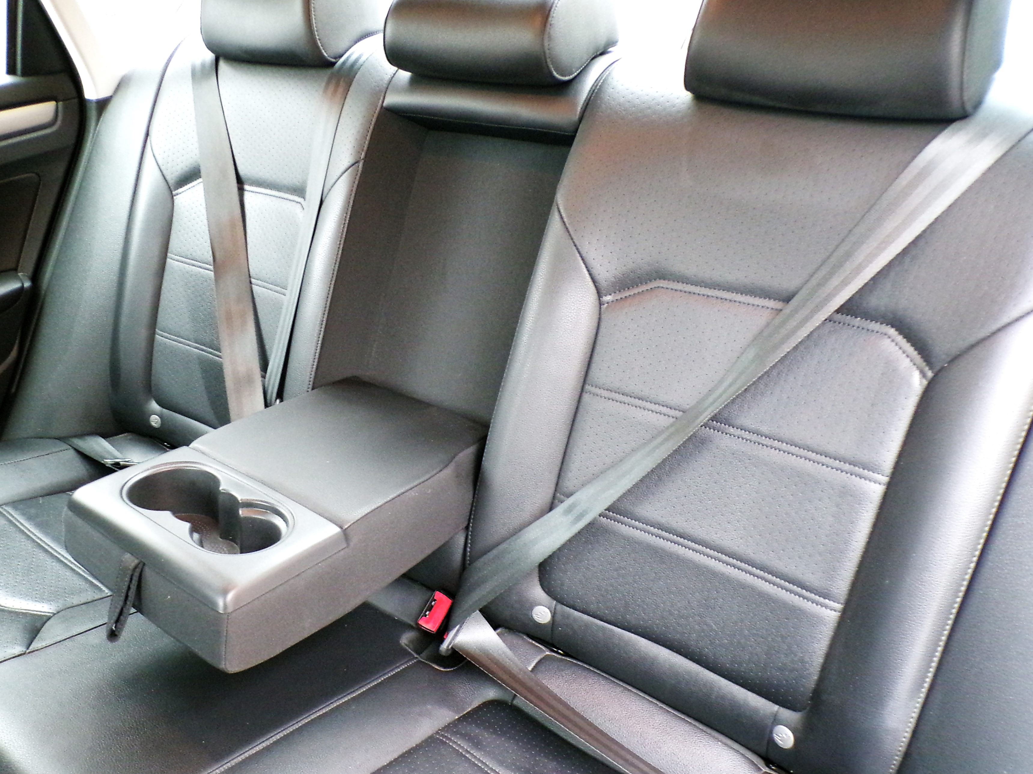 /autogallery/2015-Volkswagen-Passat-529512530346528.jpg