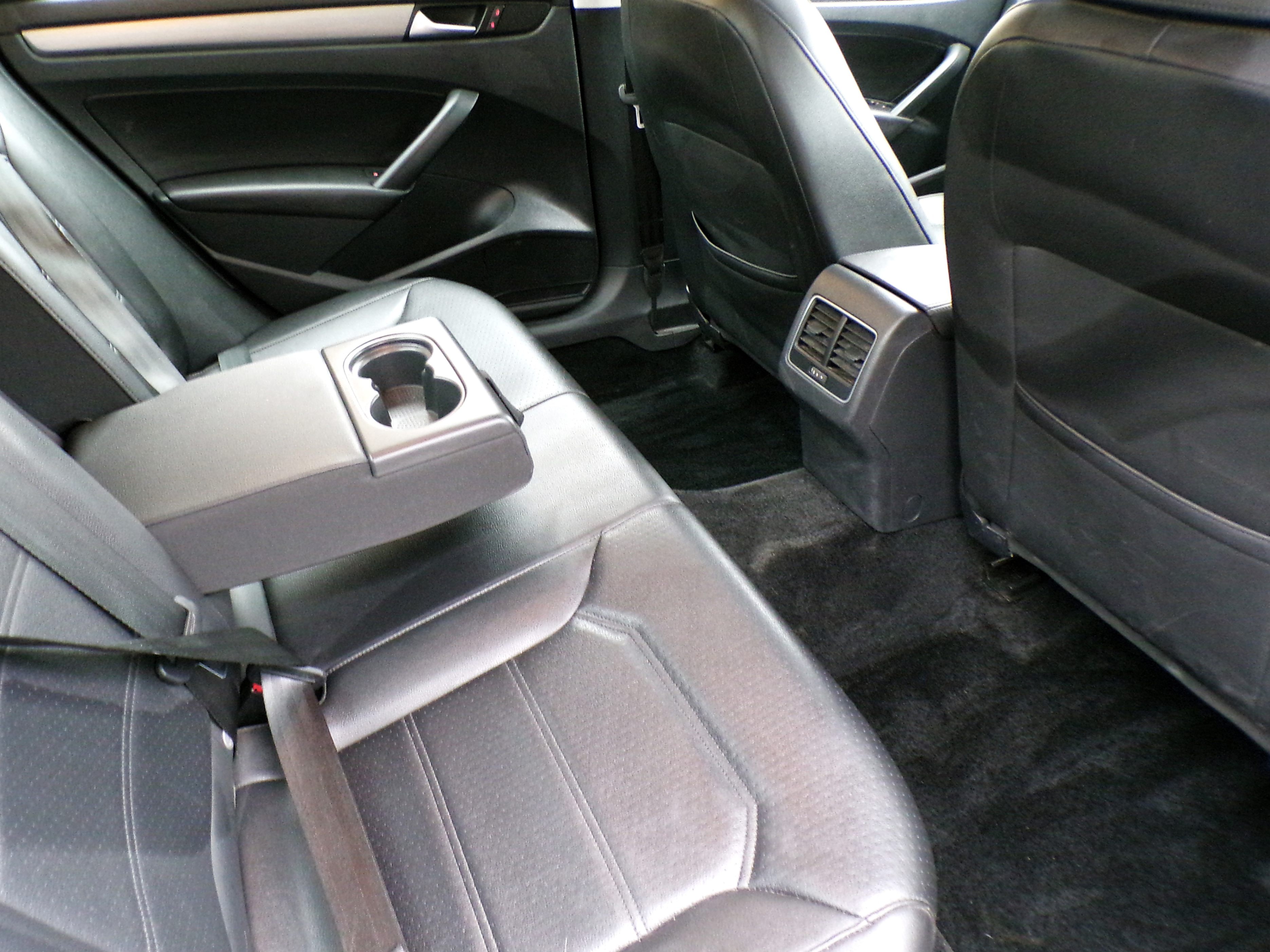 /autogallery/2015-Volkswagen-Passat-643896622932902.jpg