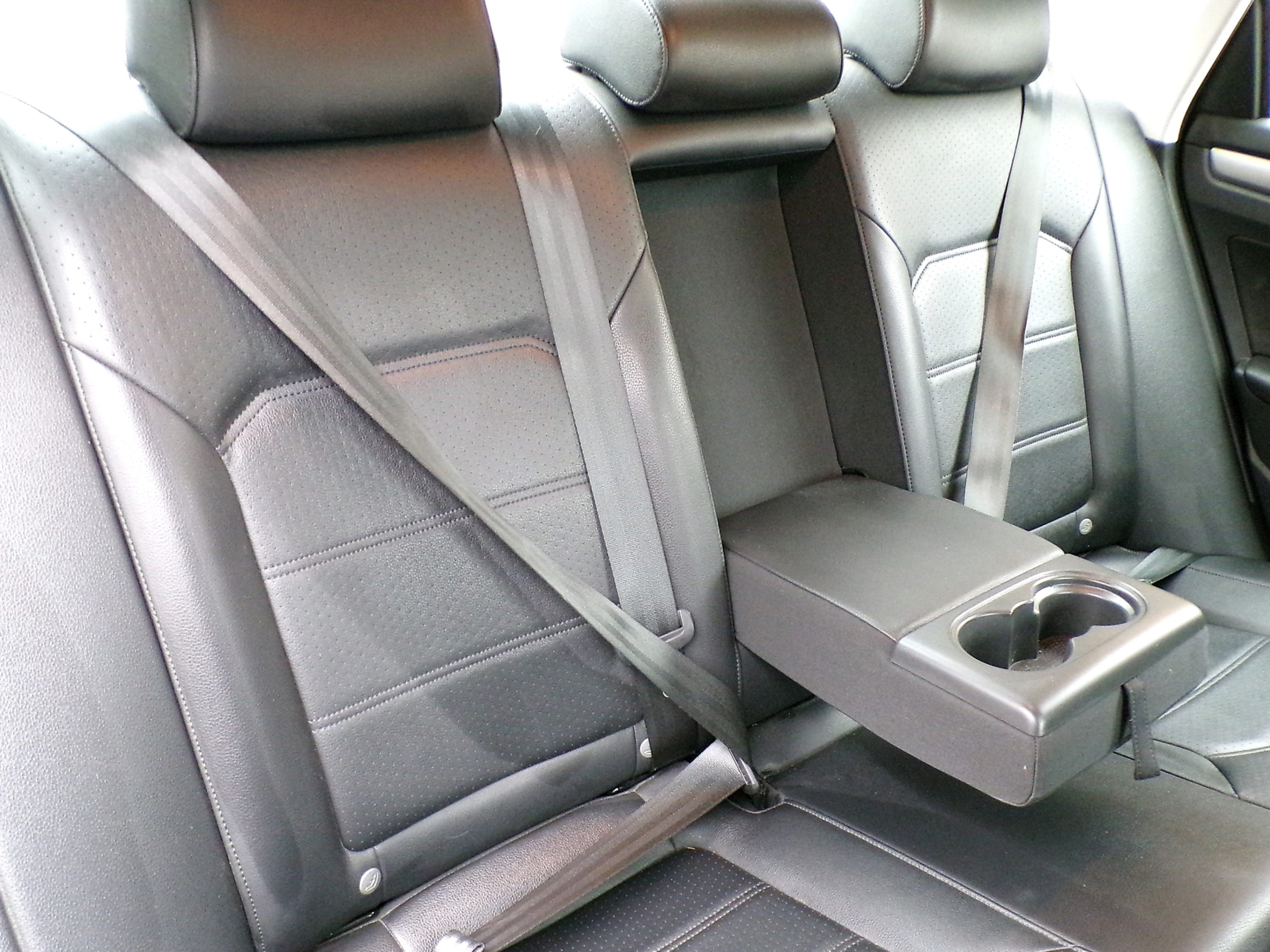 /autogallery/2015-Volkswagen-Passat-7609420931410762.jpg