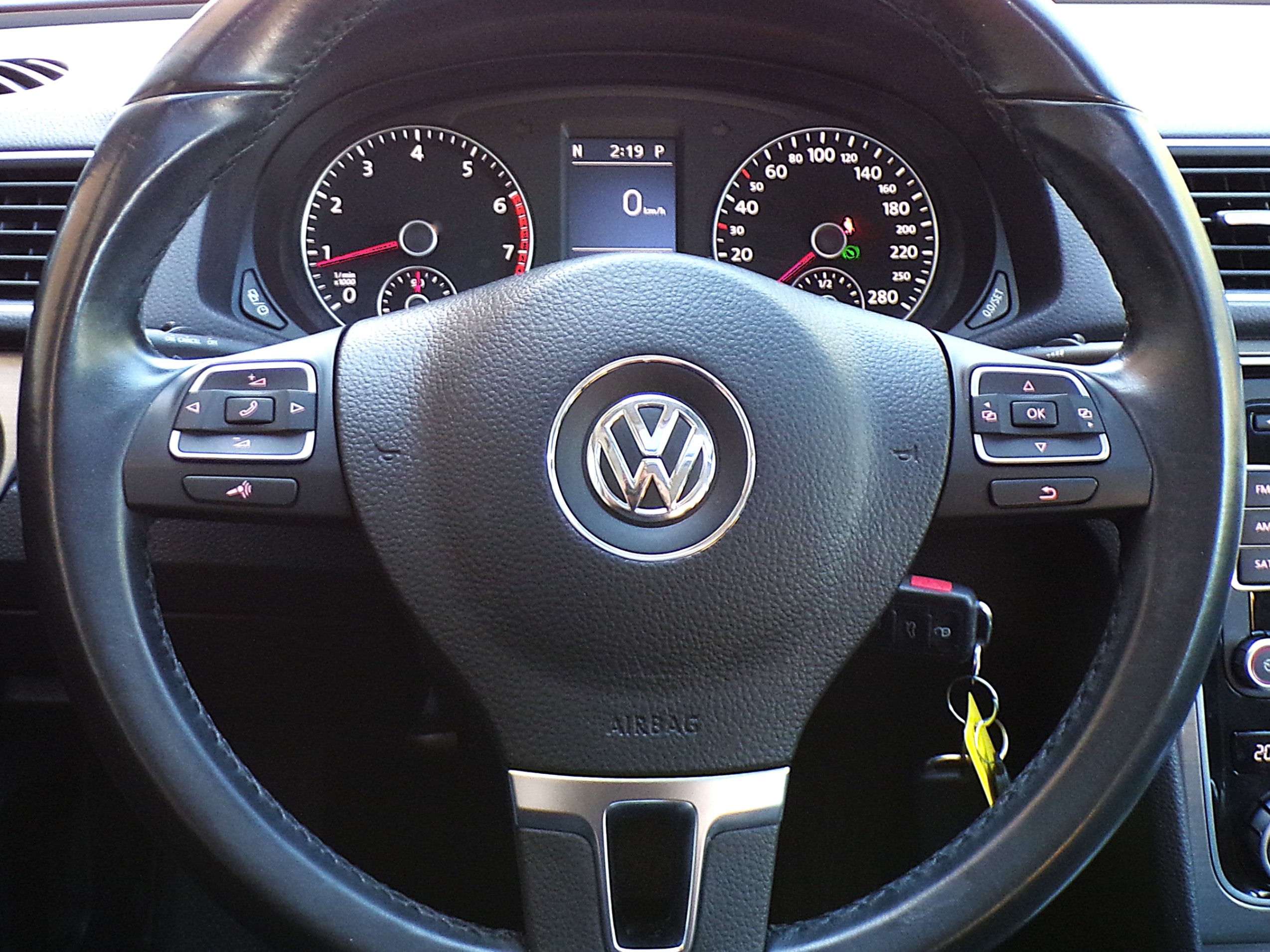 /autogallery/2015-Volkswagen-Passat-8376310084069767.jpg