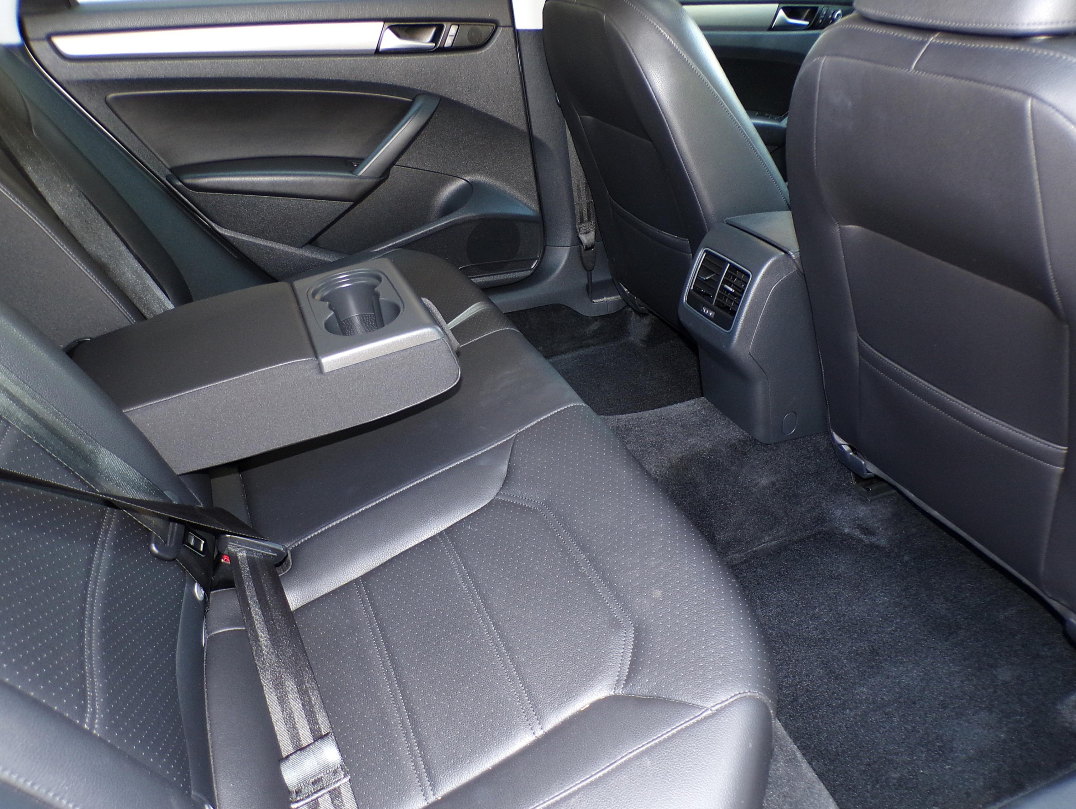 /autogallery/2015-Volkswagen-Passat-943122952969609.jpg