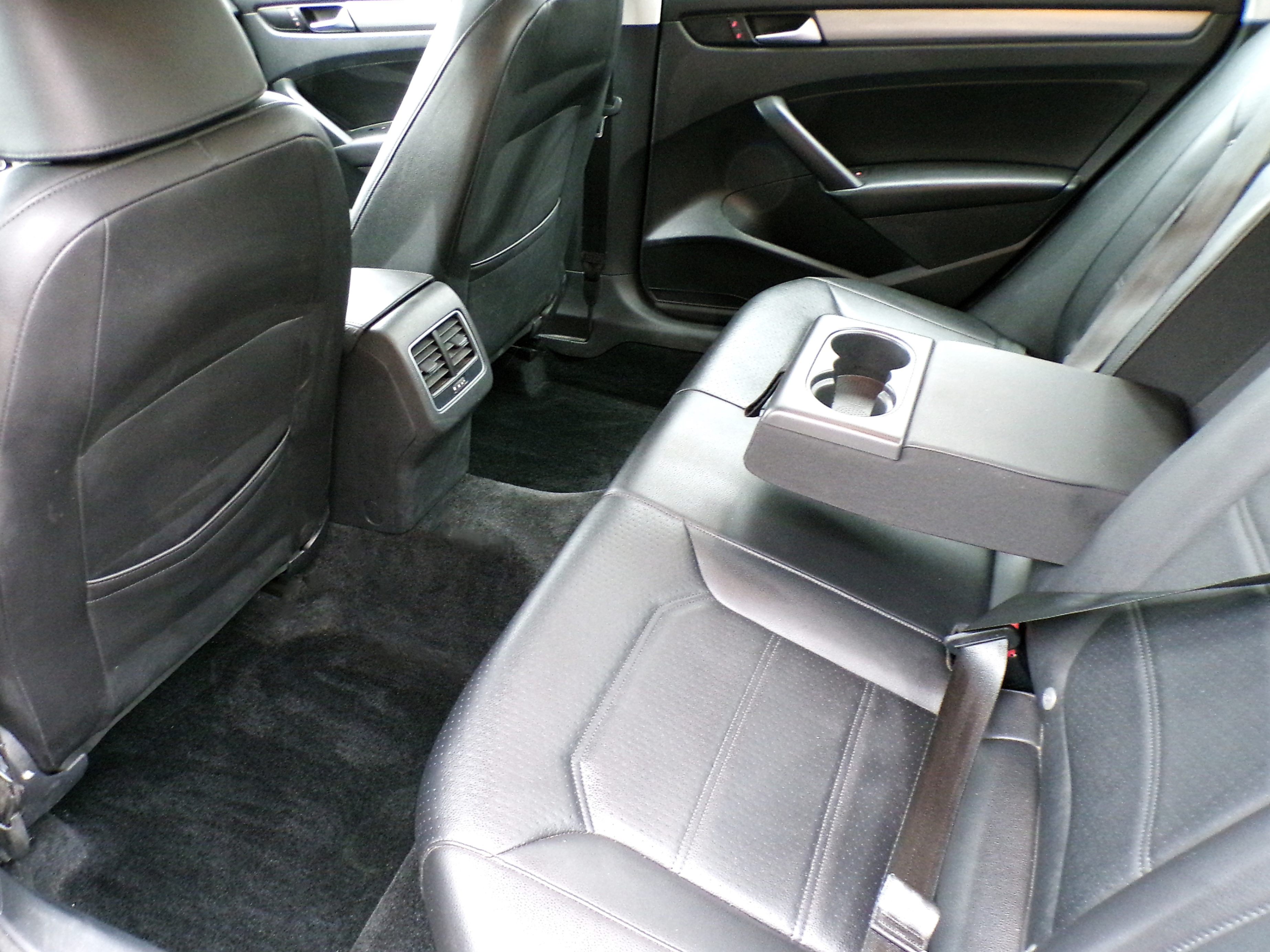 /autogallery/2015-Volkswagen-Passat-9587160818799492.jpg