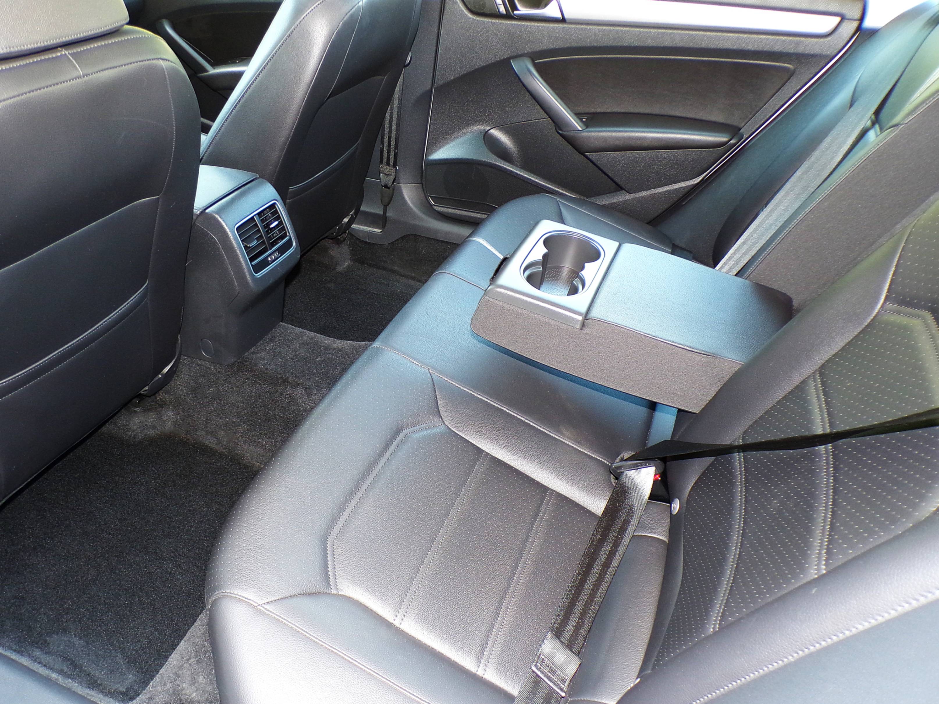 /autogallery/2015-Volkswagen-Passat-9731239402065655.jpg