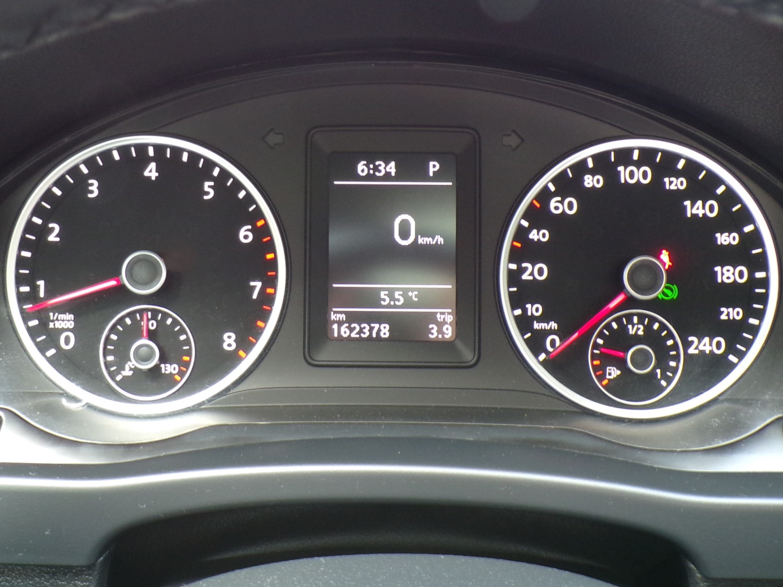 /autogallery/2015-Volkswagen-Tiguan-5140579145023529.jpg