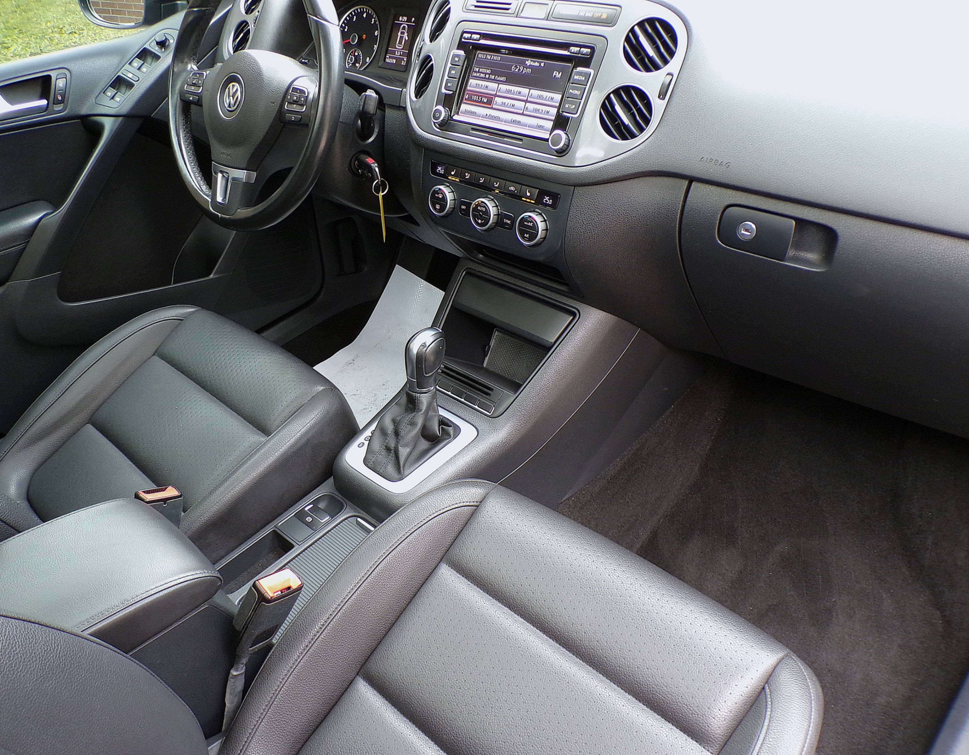/autogallery/2015-Volkswagen-Tiguan-8518723713608929.jpg