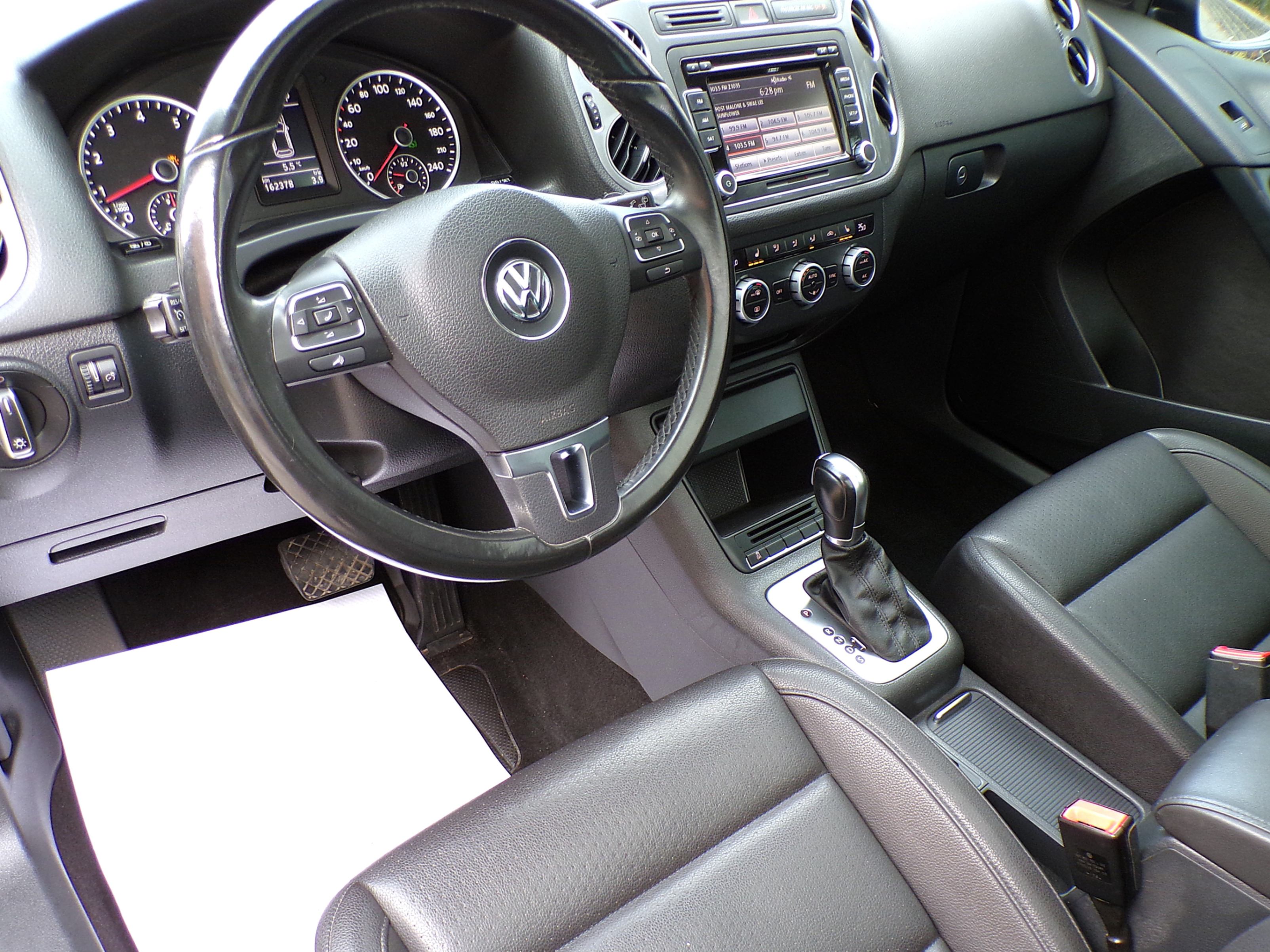 /autogallery/2015-Volkswagen-Tiguan-8607787894392727.jpg