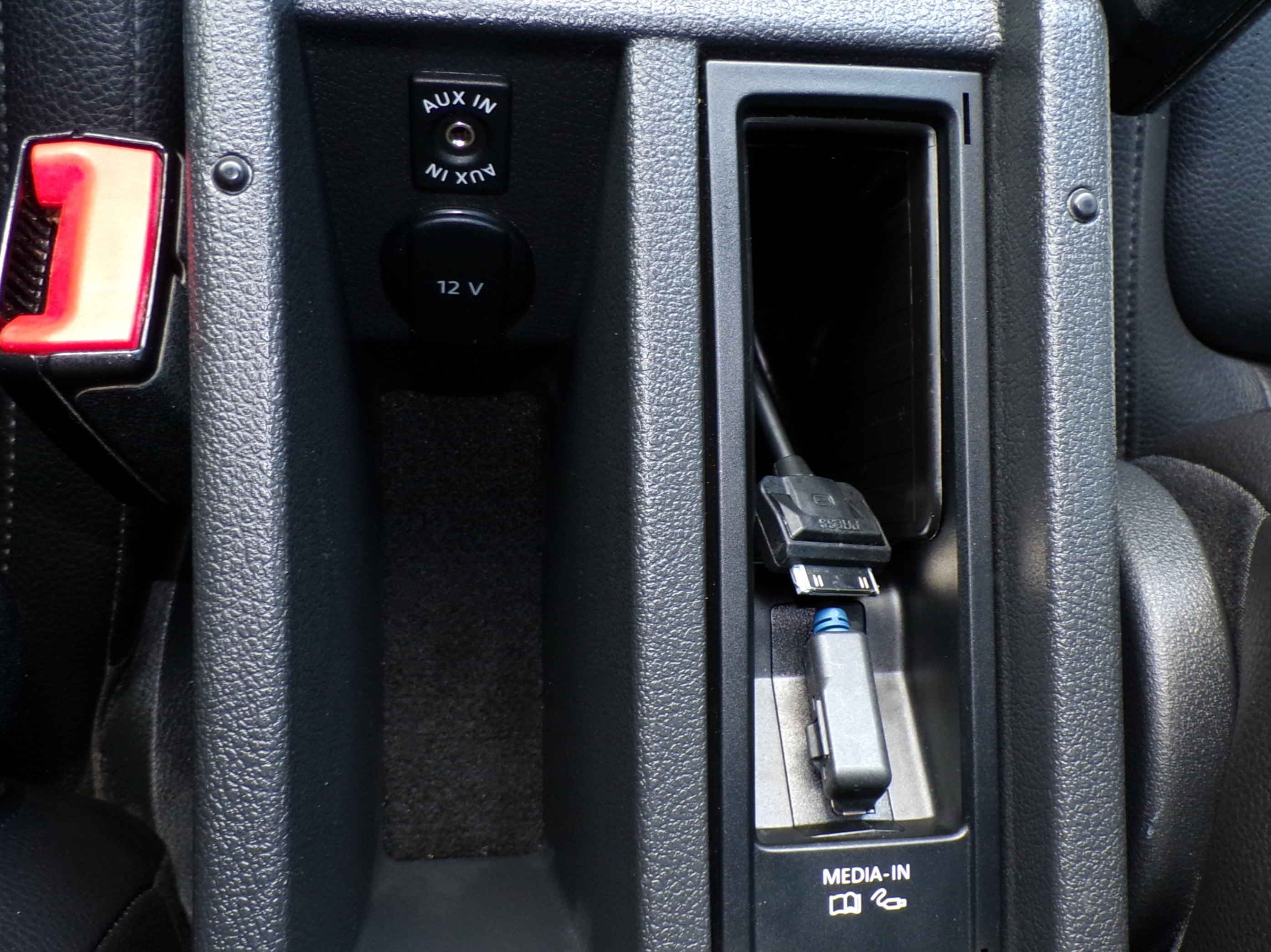 /autogallery/2015-Volkswagen-Tiguan-8805702026029871.jpg