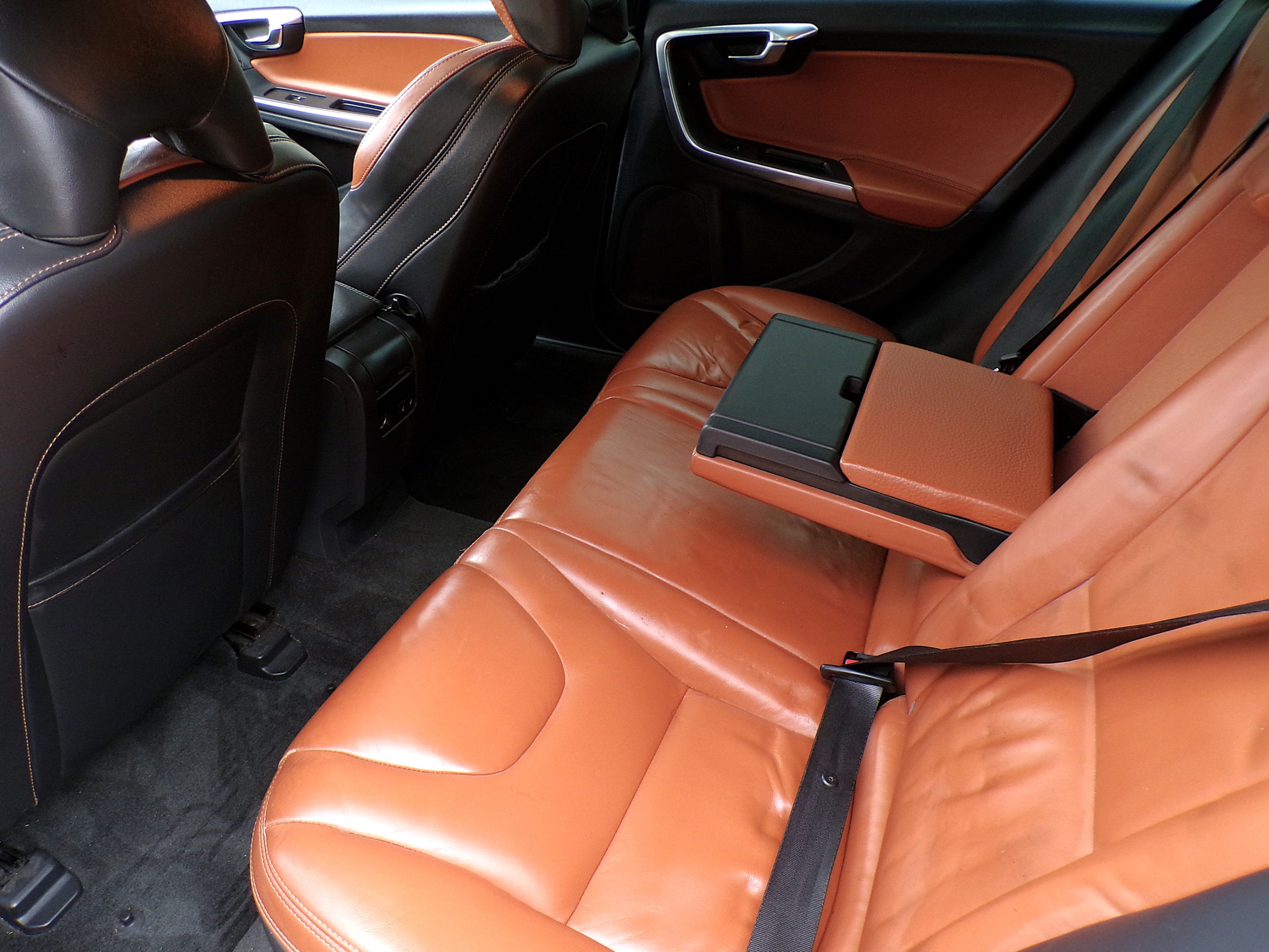 /autogallery/2015-Volvo-V60-03476581326140149.jpg