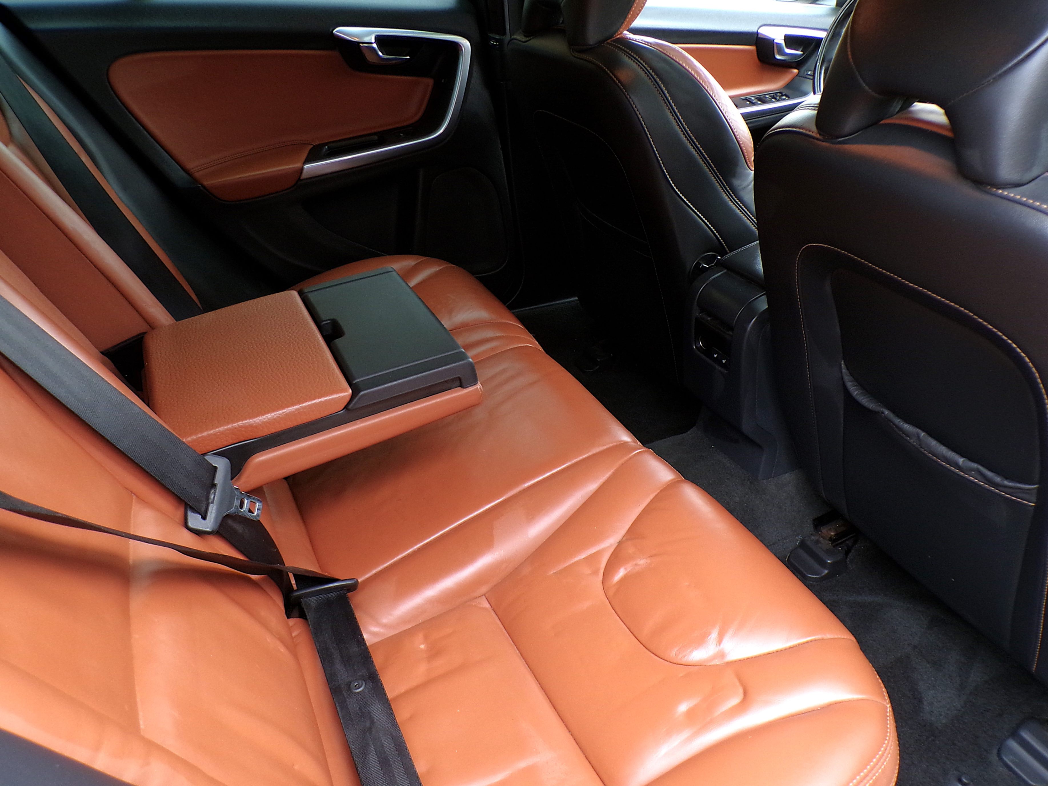 /autogallery/2015-Volvo-V60-10815263086214699.jpg