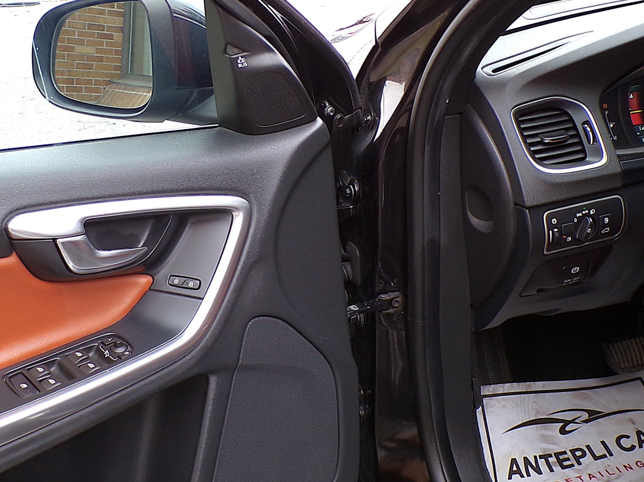 /autogallery/2015-Volvo-V60-4980258673077733.jpg