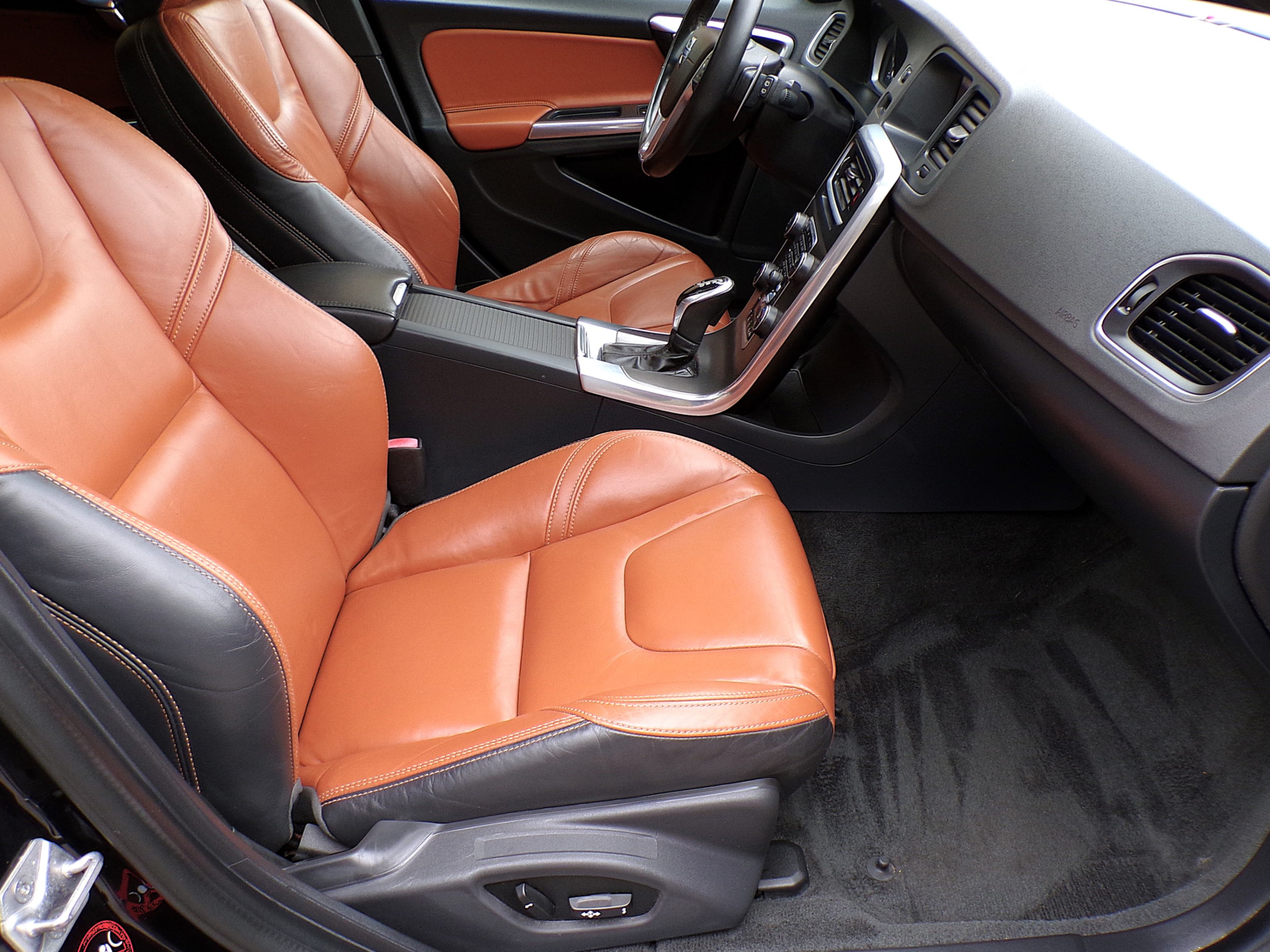 /autogallery/2015-Volvo-V60-6184257343810402.jpg