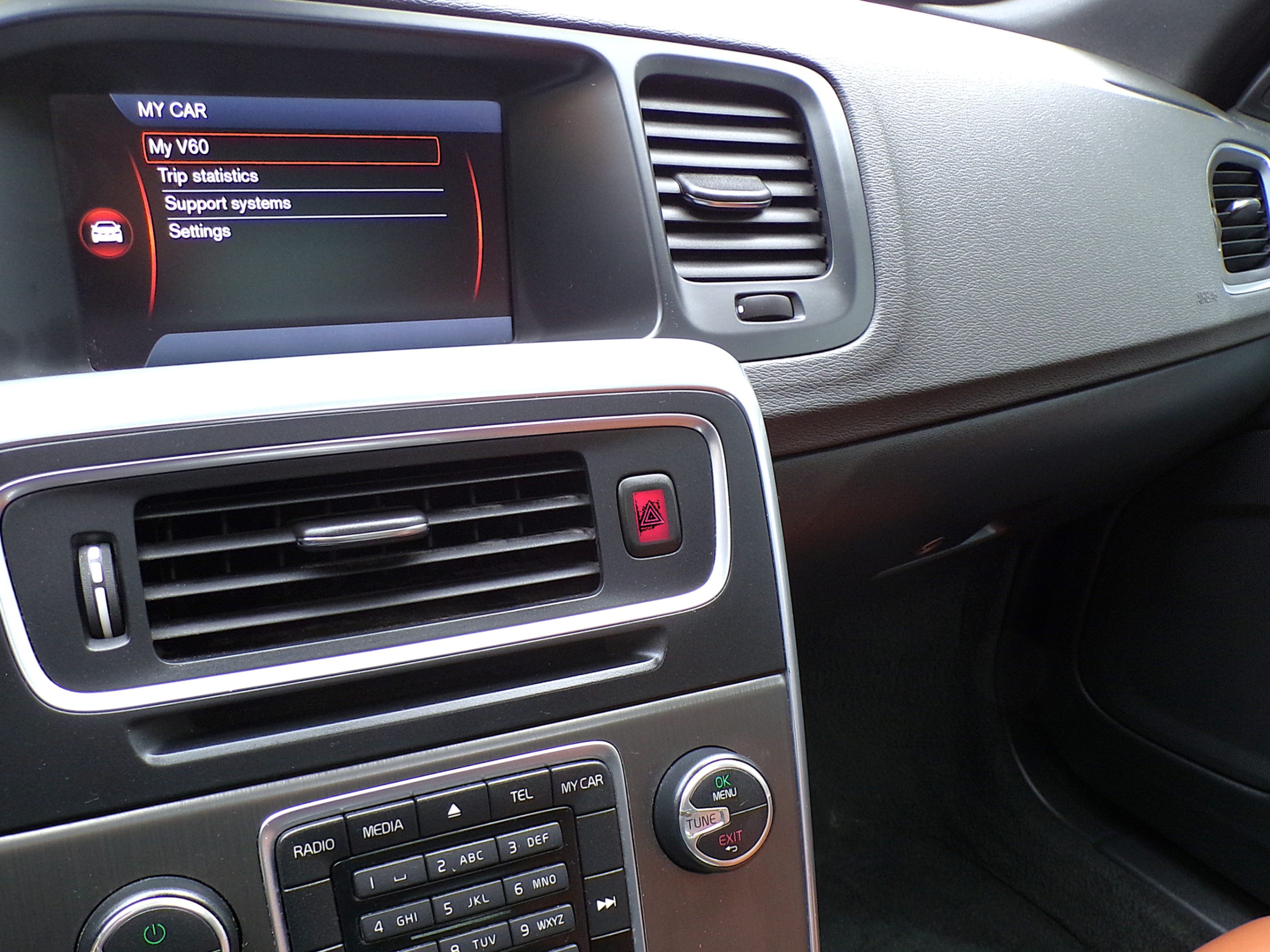 /autogallery/2015-Volvo-V60-6540124606771065.jpg