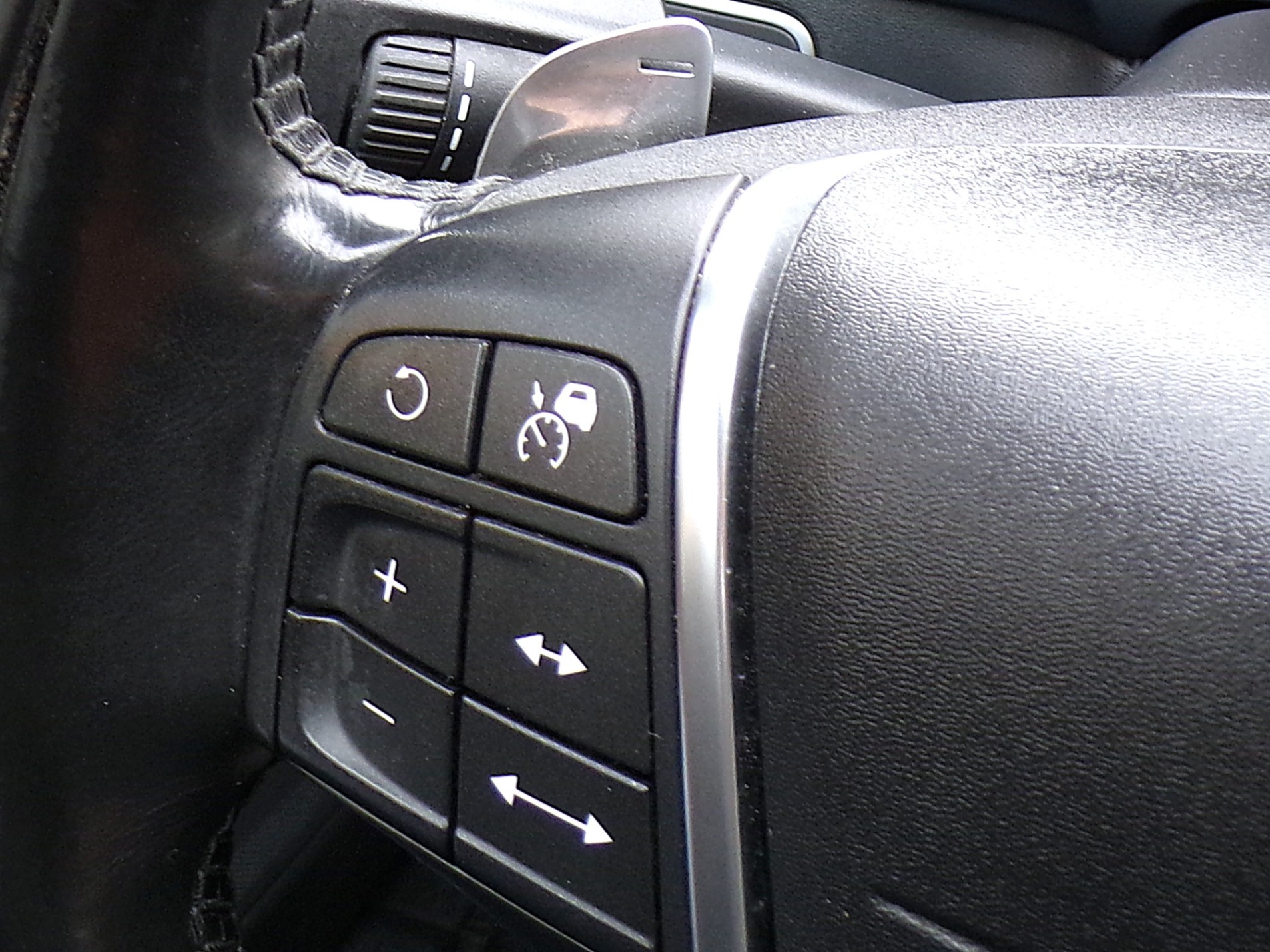/autogallery/2015-Volvo-V60-6775924196443313.jpg