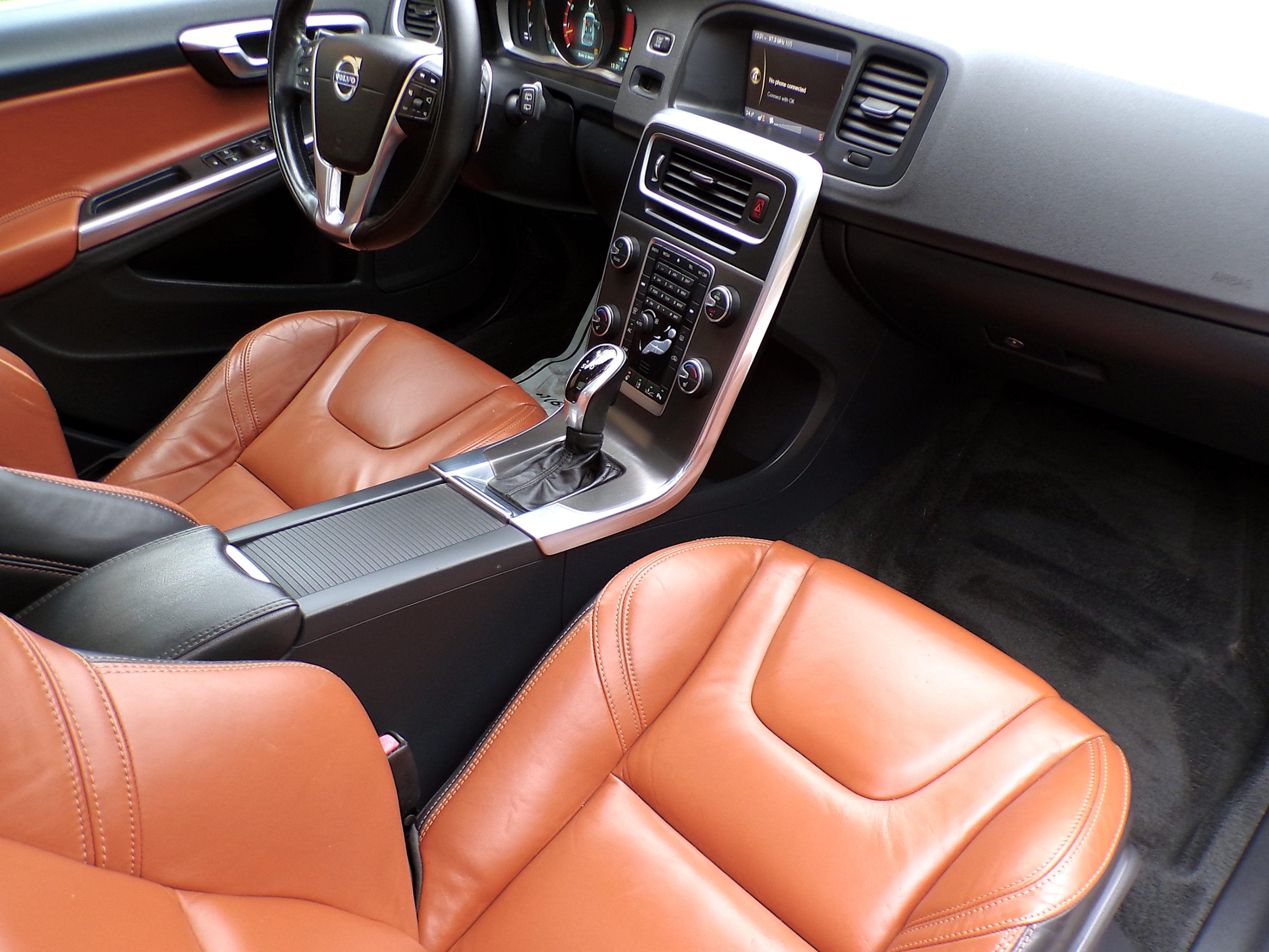 /autogallery/2015-Volvo-V60-7905127437020383.jpg