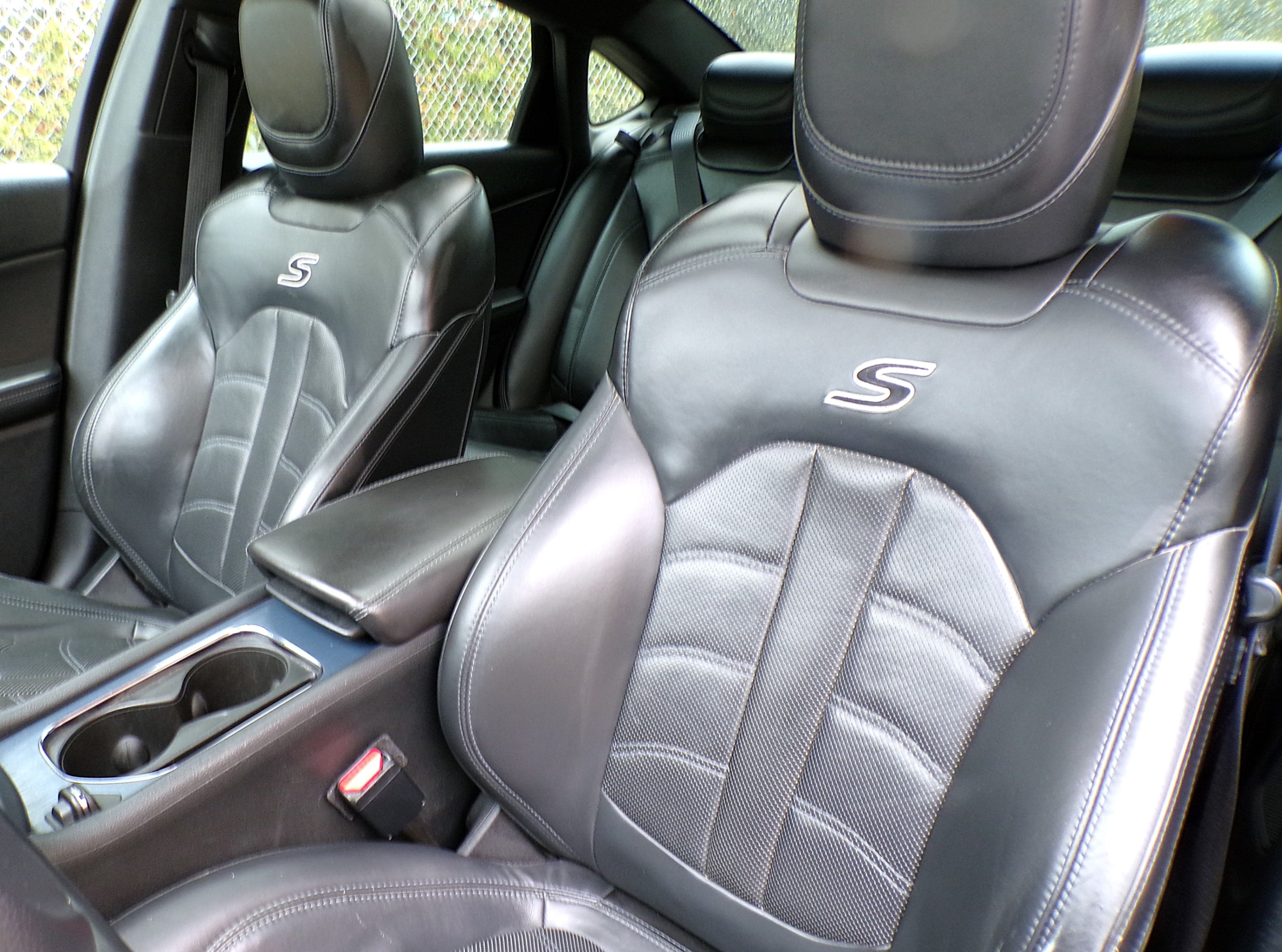 /autogallery/2016-Chrysler-200-41015084271884006.jpg