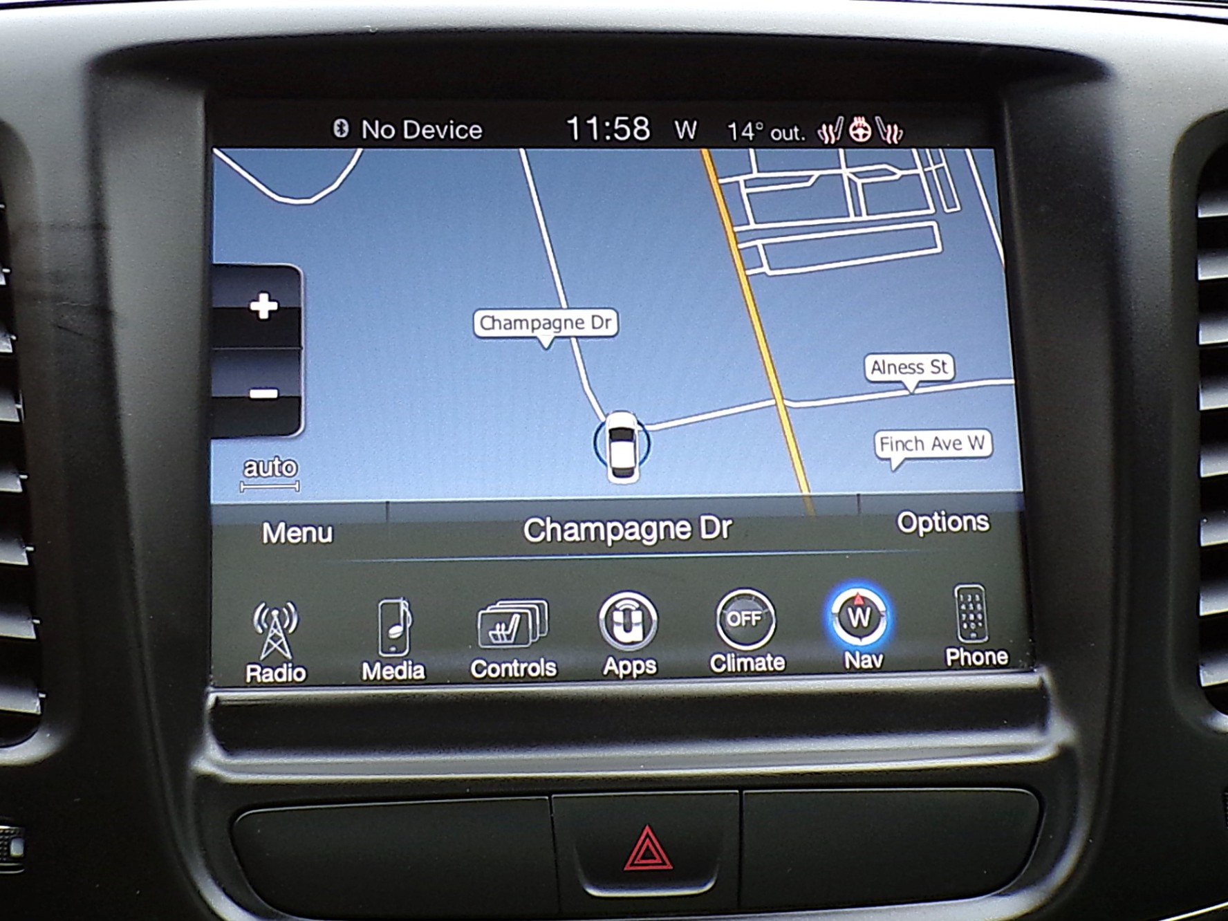 /autogallery/2016-Chrysler-200-4199721605015392.jpg