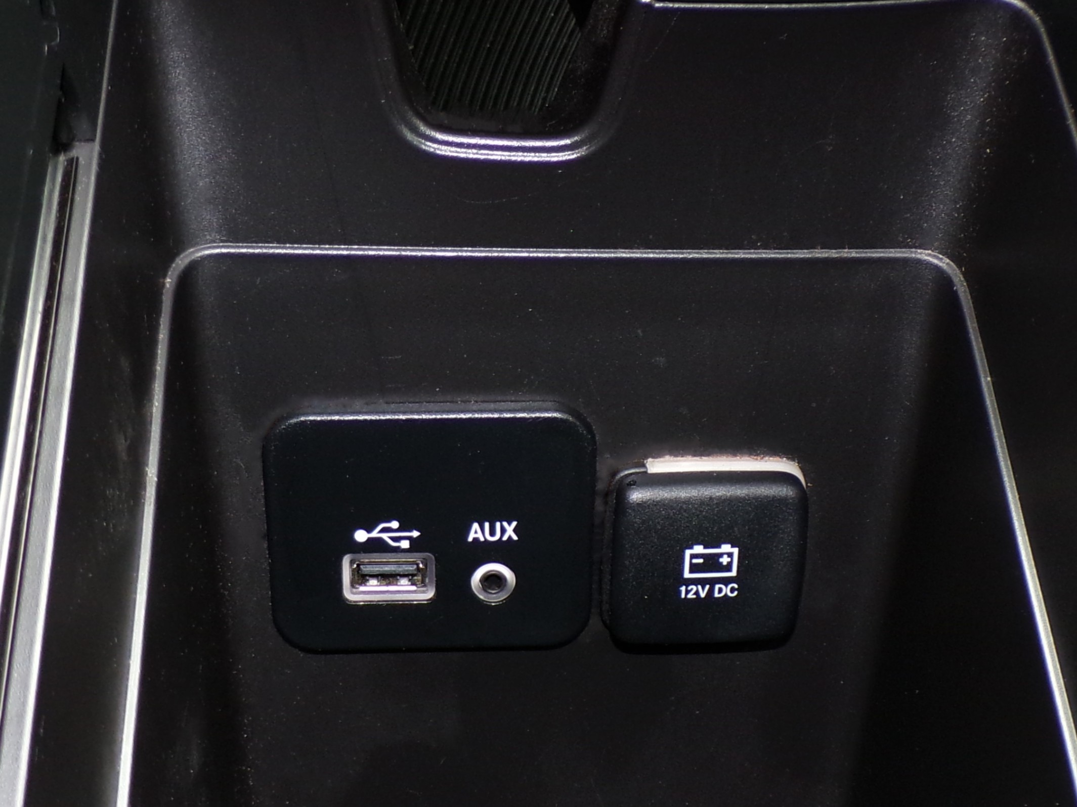 /autogallery/2016-Chrysler-200-5424243616600115.jpg