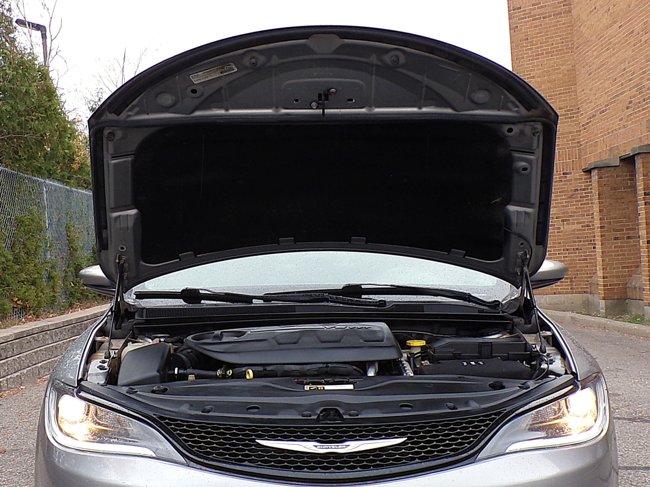 /autogallery/2016-Chrysler-200-7103795442565419.jpg