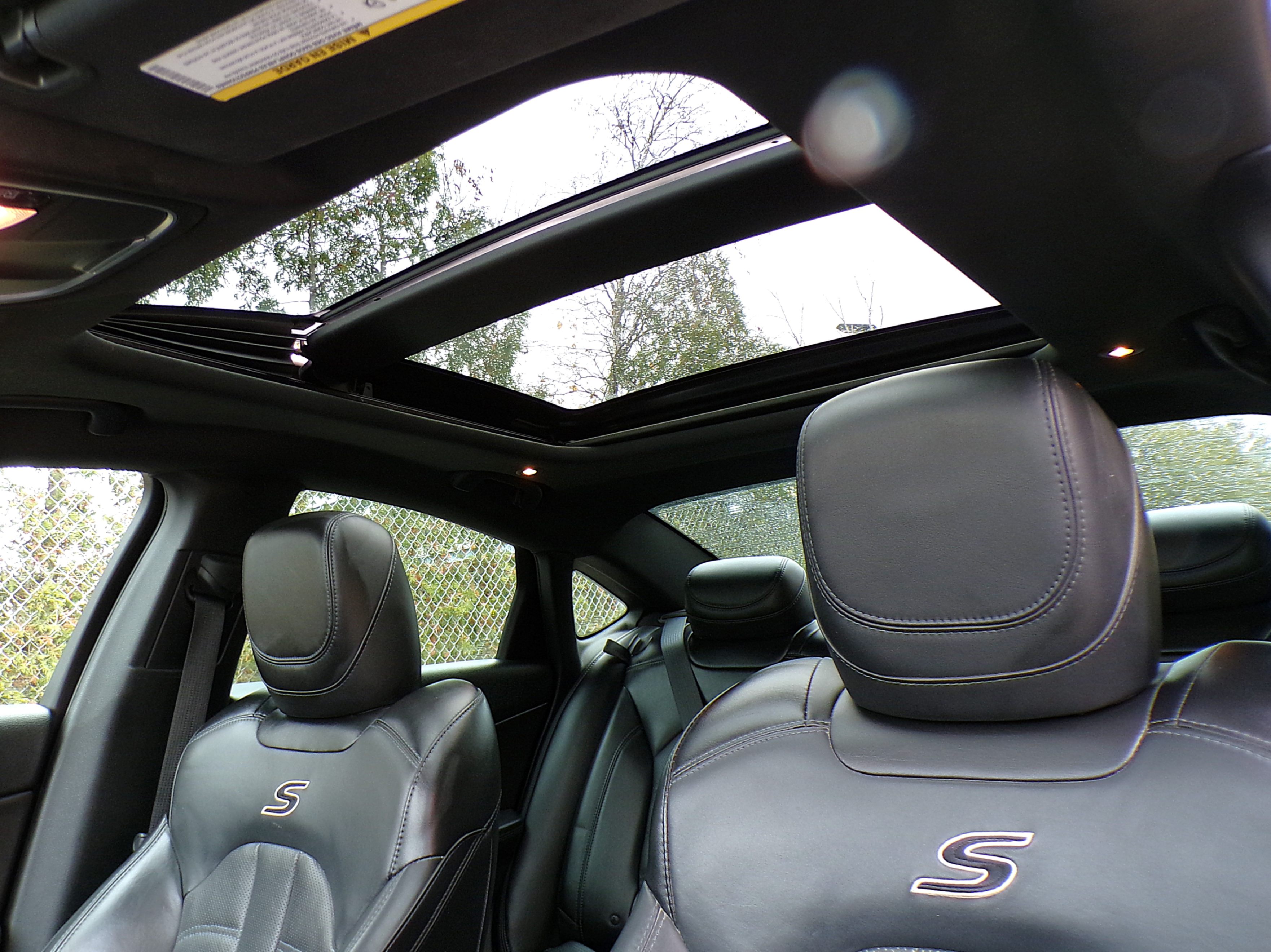 /autogallery/2016-Chrysler-200-7111708632957998.jpg