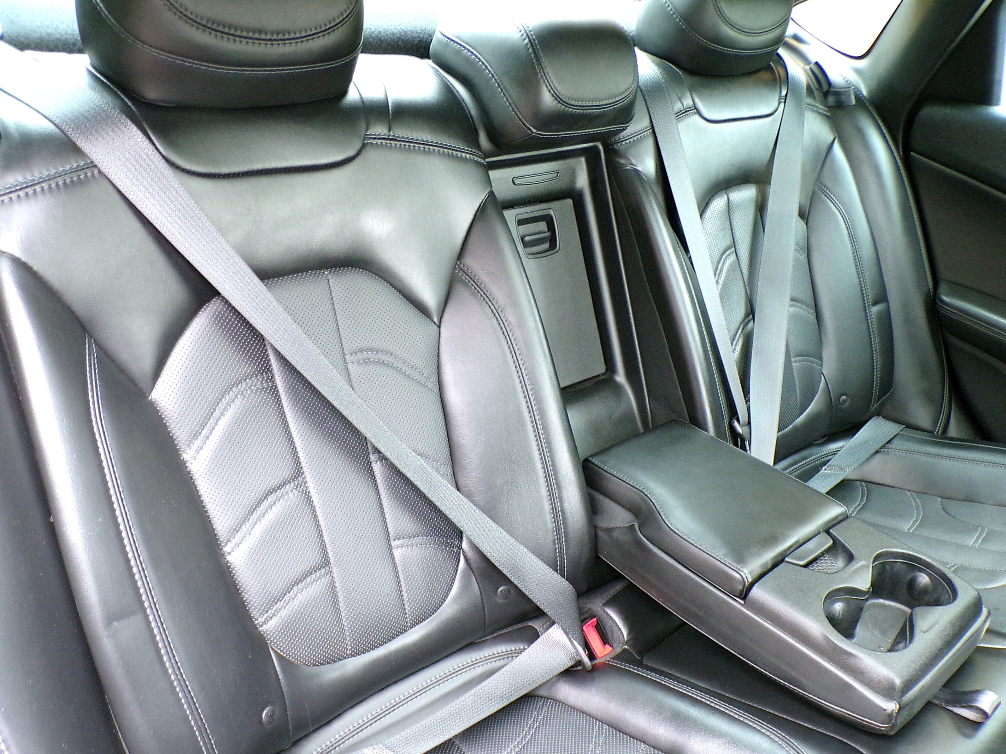 /autogallery/2016-Chrysler-200-8537087129611909.jpg