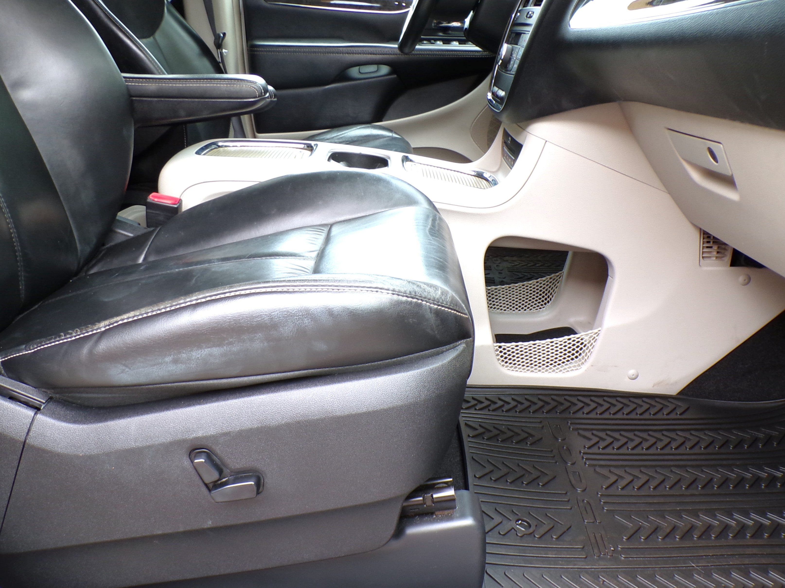 /autogallery/2016-Chrysler-Town&-3611619710947698.jpg