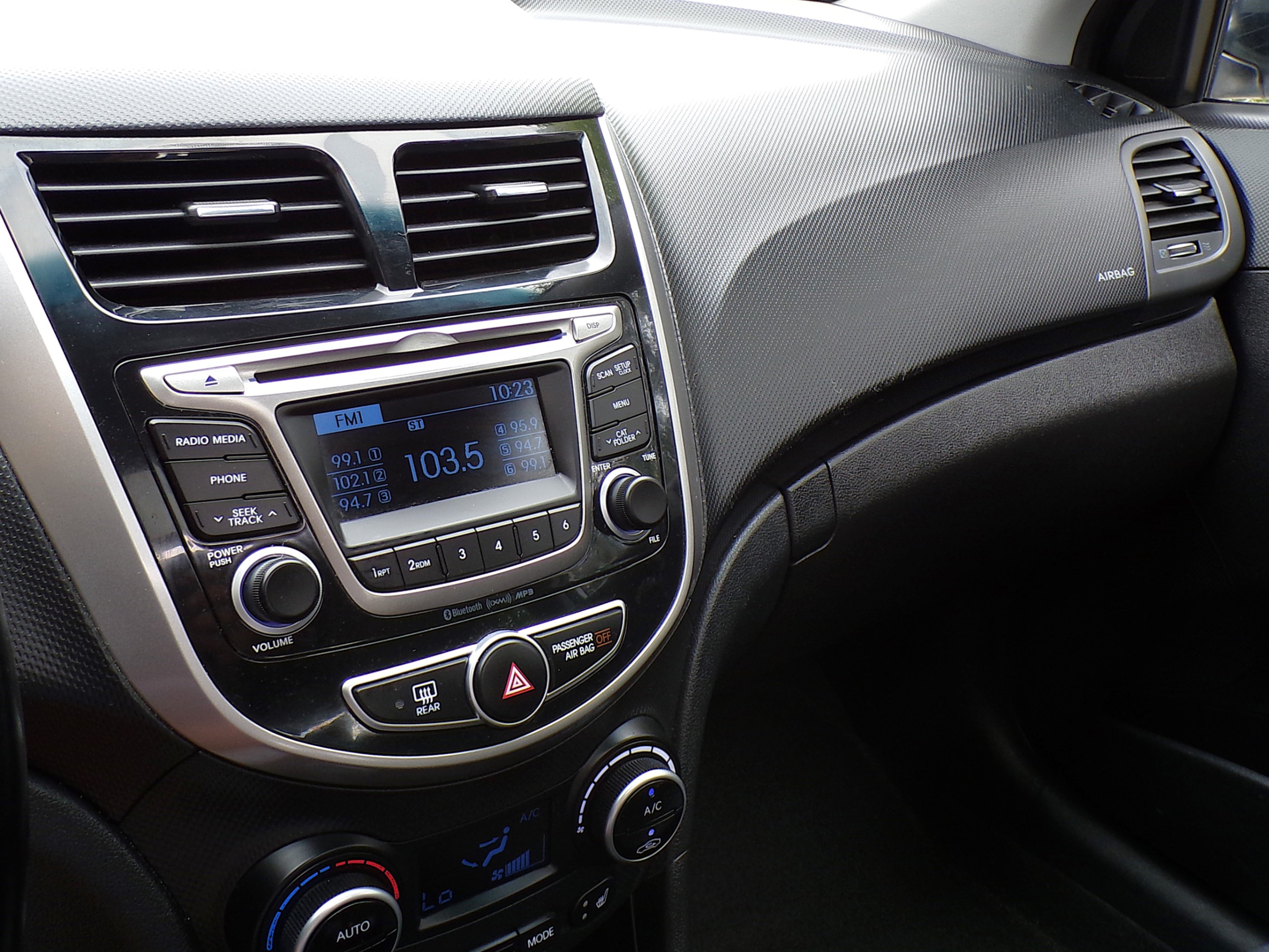 /autogallery/2016-Hyundai-Accent-1307802299487959.jpg