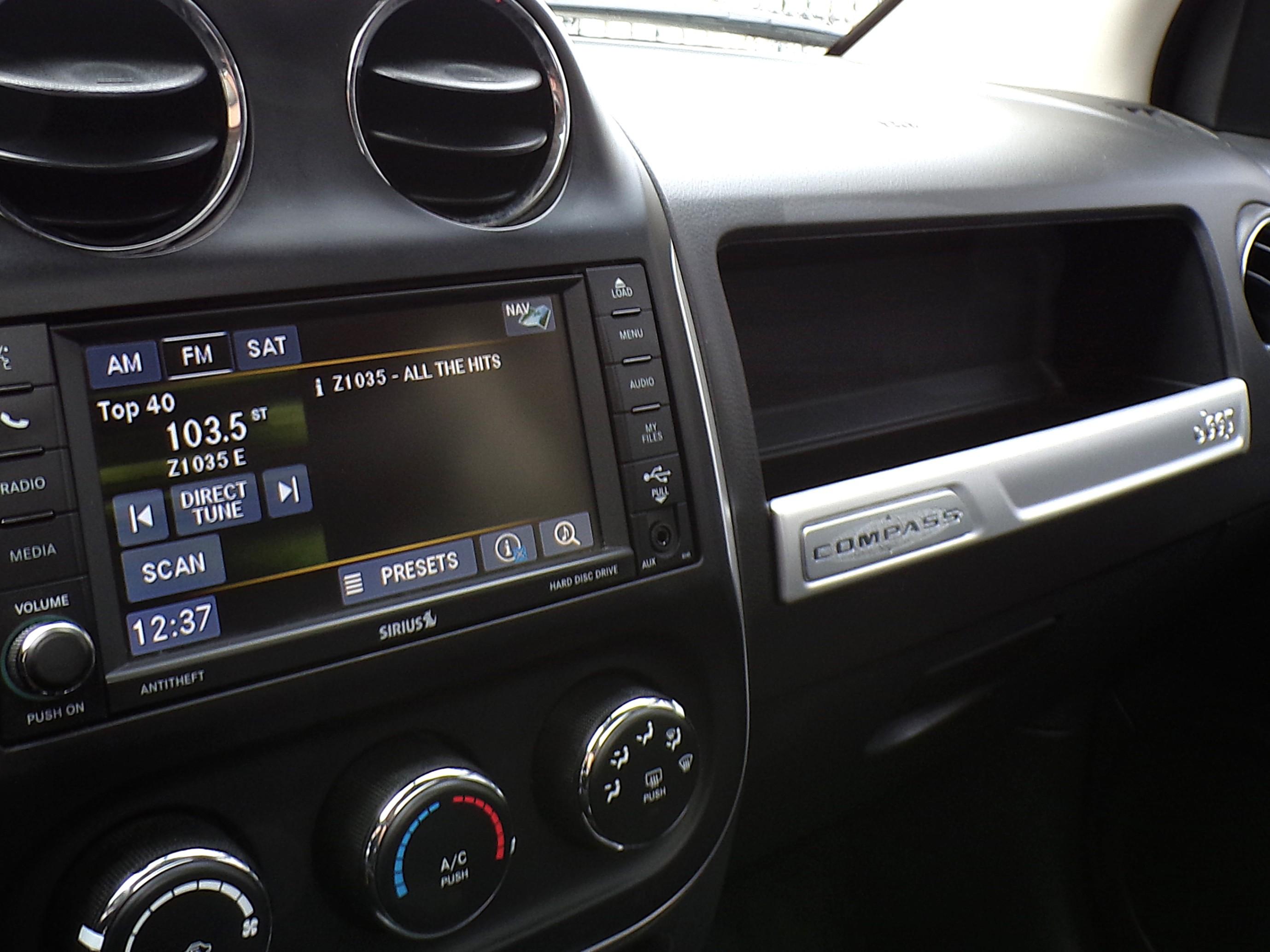 /autogallery/2016-Jeep-Compass-0046041763194384355.jpg