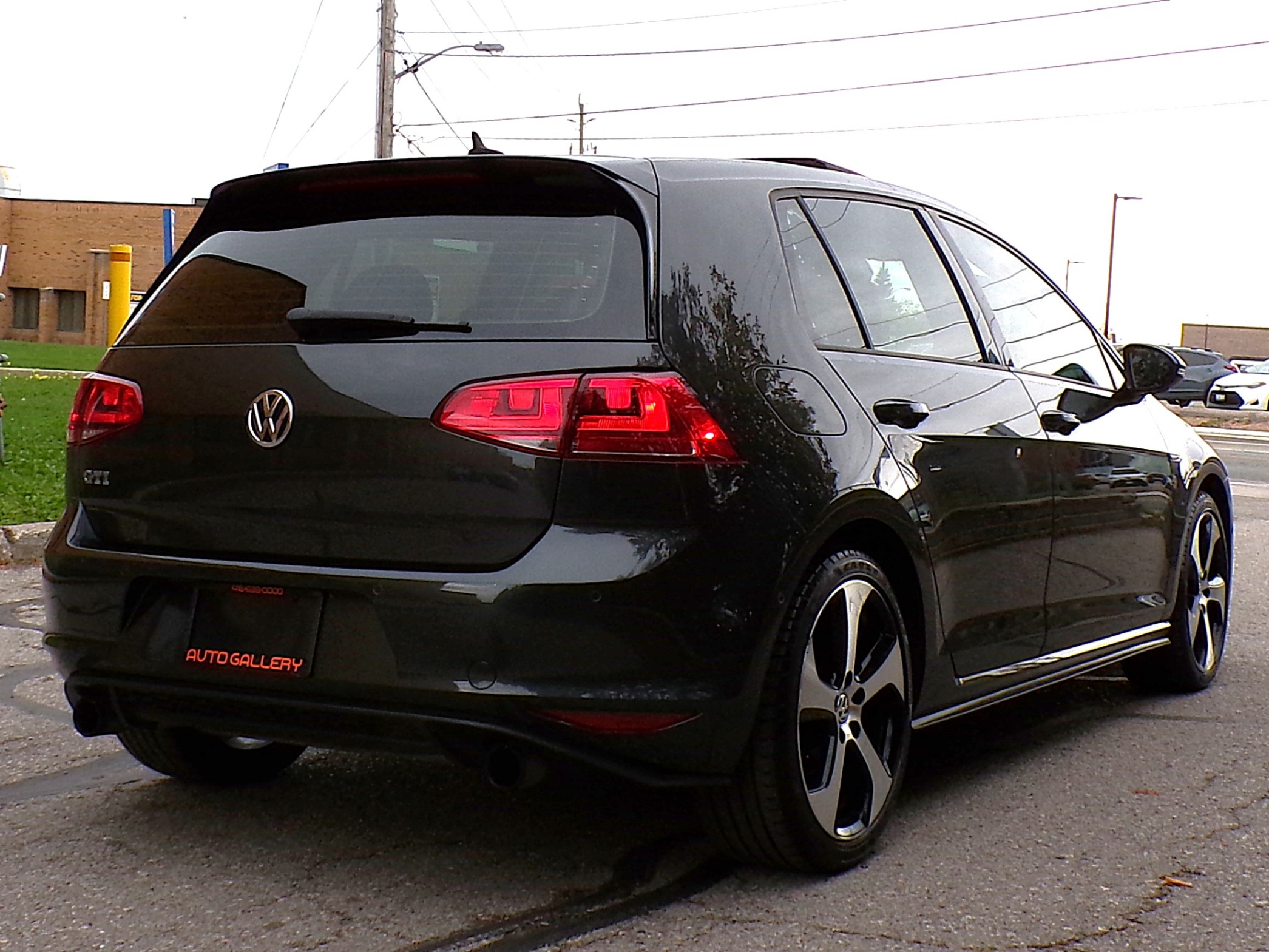 /autogallery/2016-Volkswagen-GolfGTI-7182309184622349.jpg