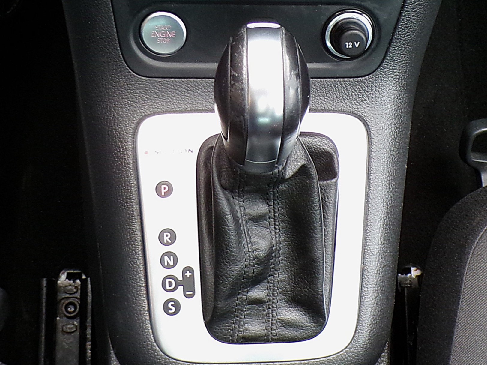 /autogallery/2016-Volkswagen-Tiguan-11900129159307027.jpg