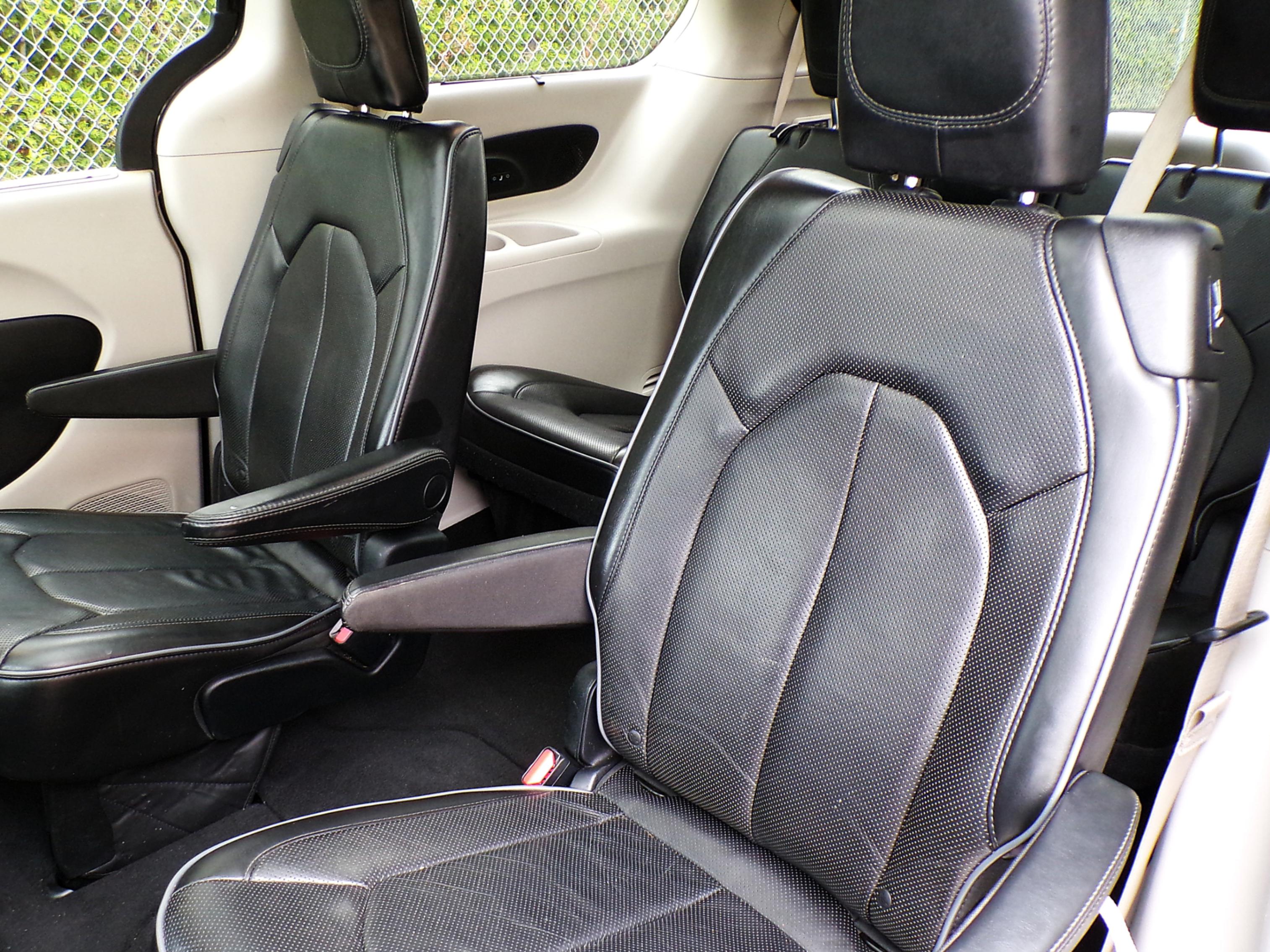 /autogallery/2017-Chrysler-Pacifica-10373438377358557.jpg