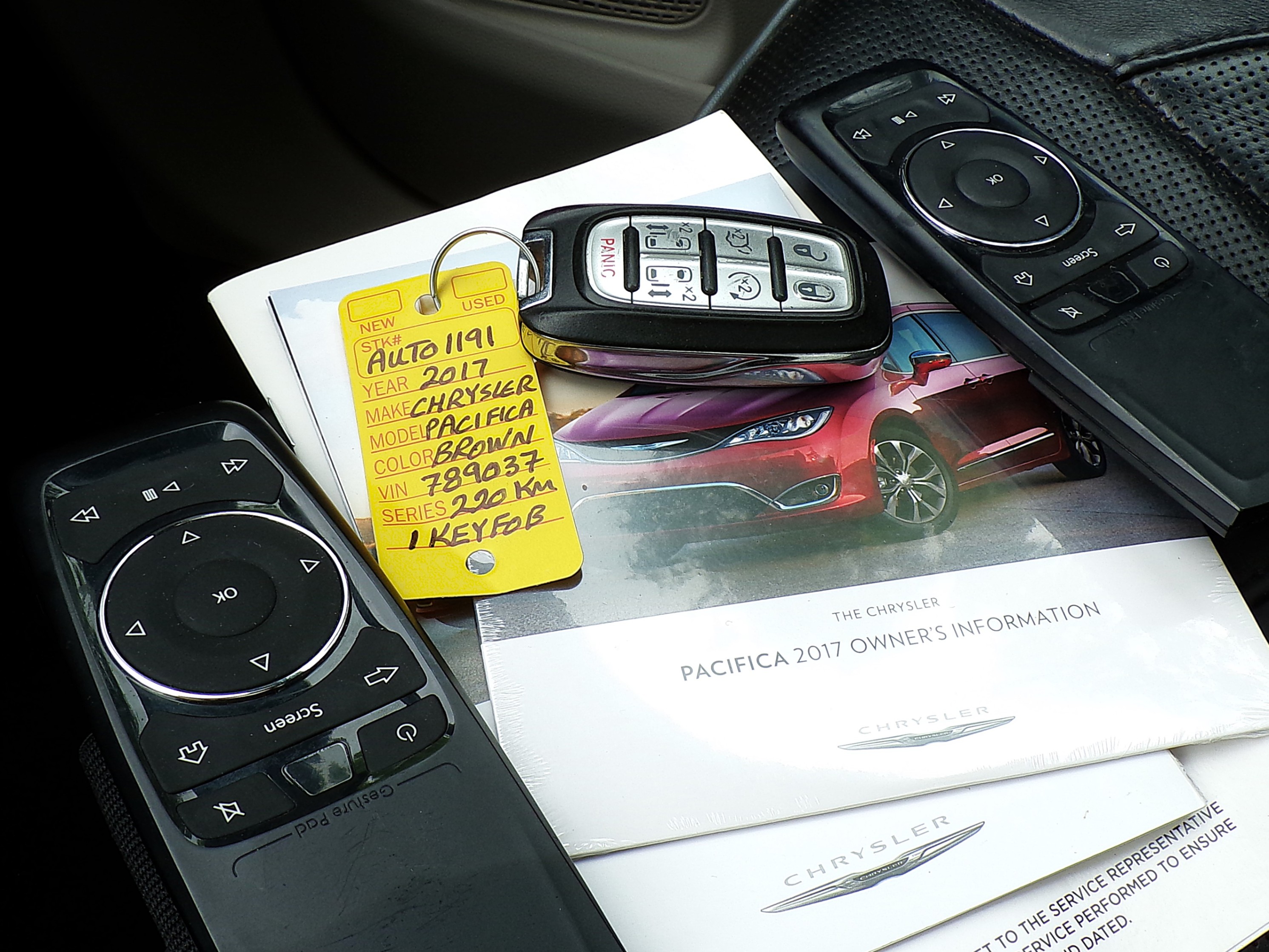 /autogallery/2017-Chrysler-Pacifica-13645532583381725.jpg
