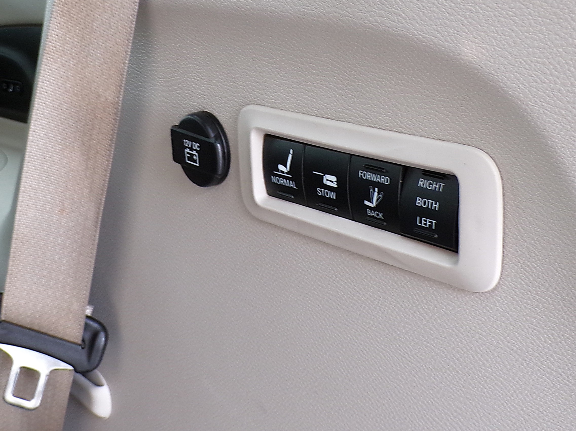 /autogallery/2017-Chrysler-Pacifica-2913926948077239.jpg