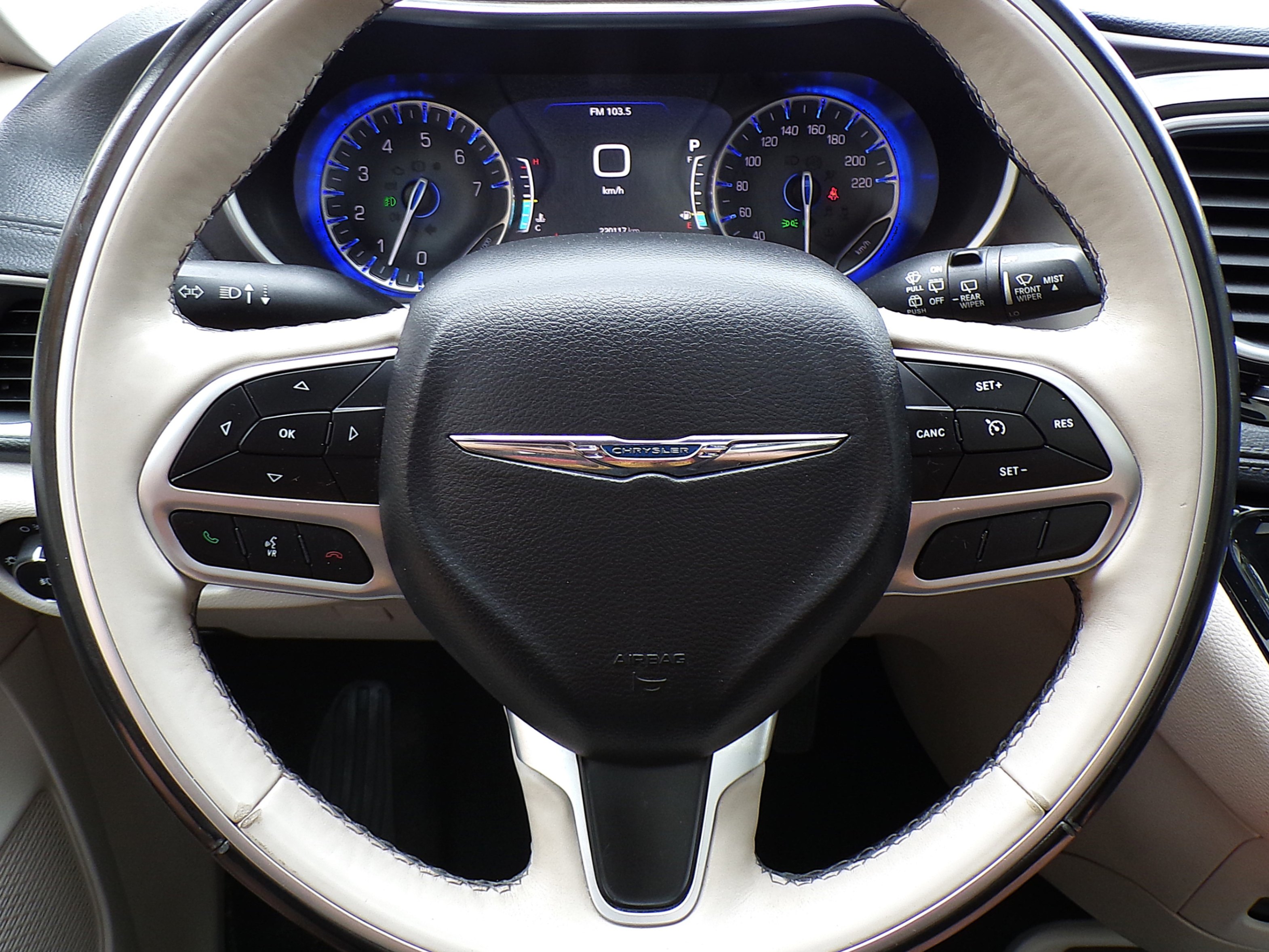 /autogallery/2017-Chrysler-Pacifica-29147015369266205.jpg